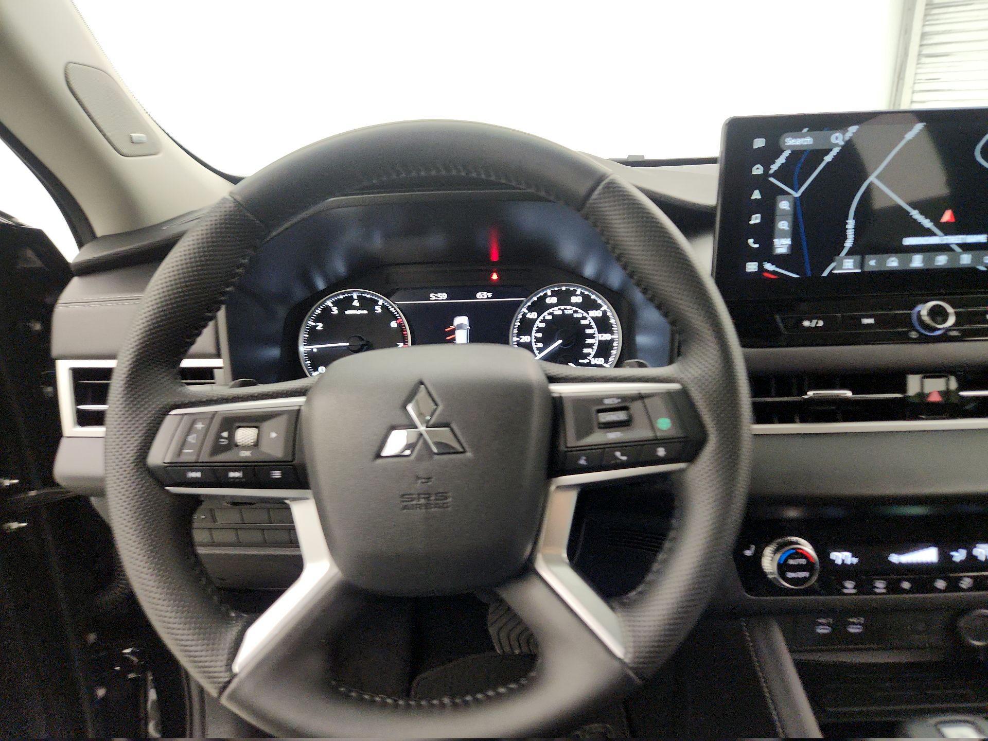 Thumbnail: 2025 Mitsubishi Outlander - 10