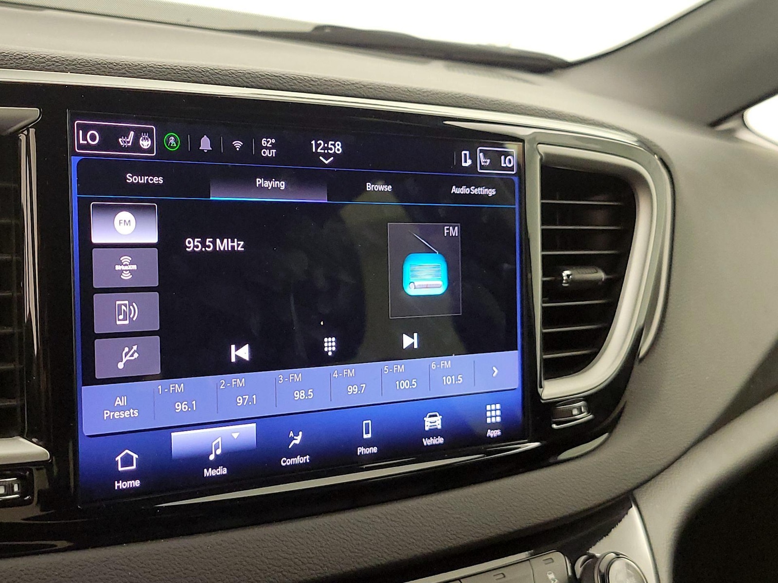2025 Chrysler Pacifica Select - Photo 16