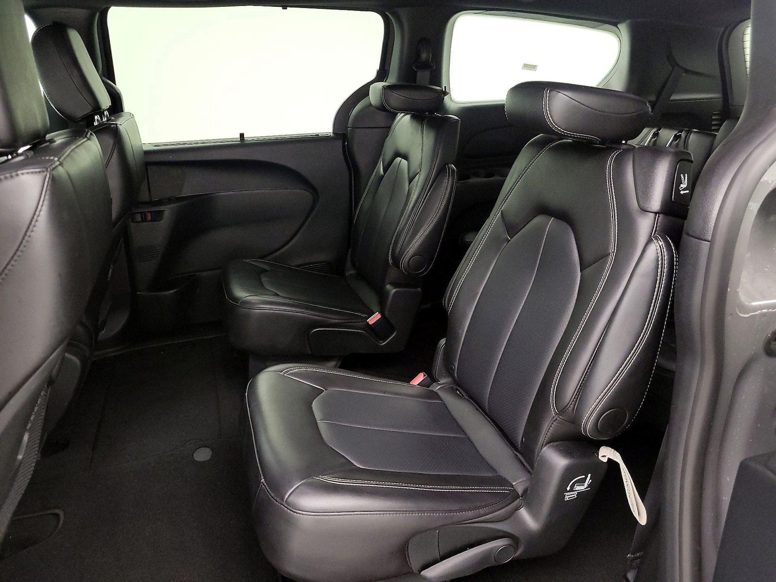 2025 Chrysler Pacifica Select - Photo 20