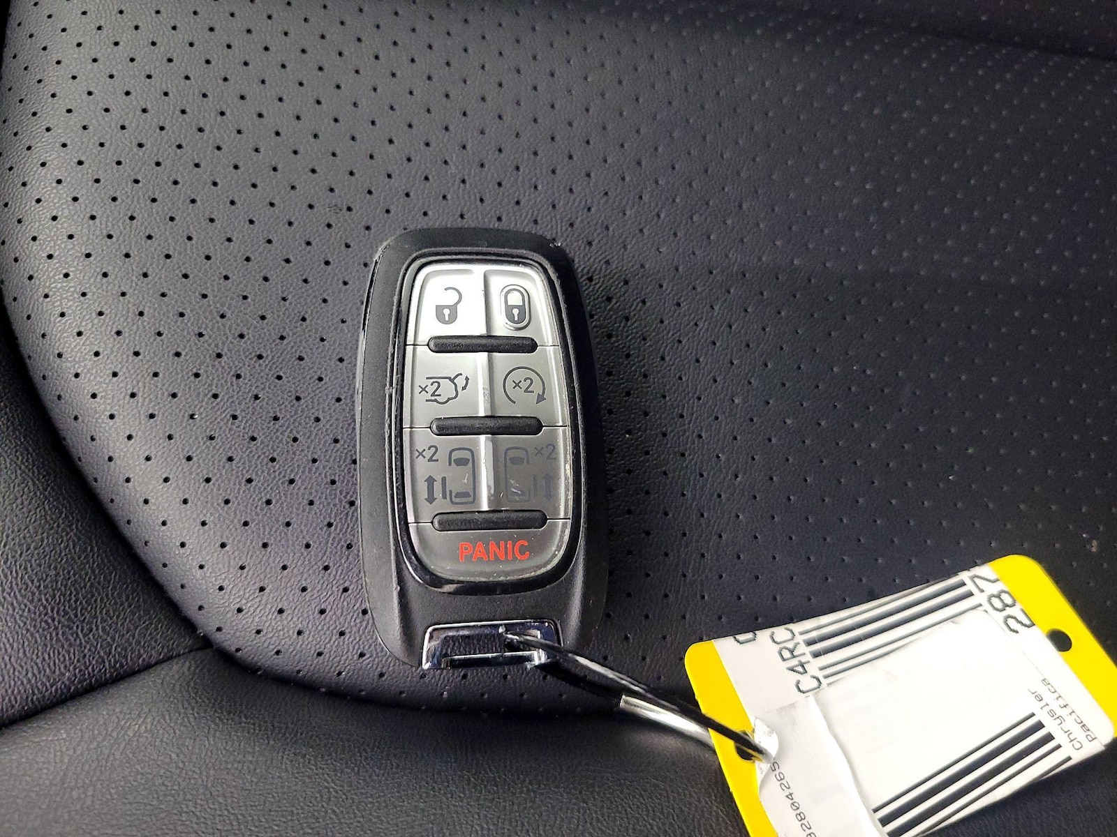 2025 Chrysler Pacifica Select - Photo 25