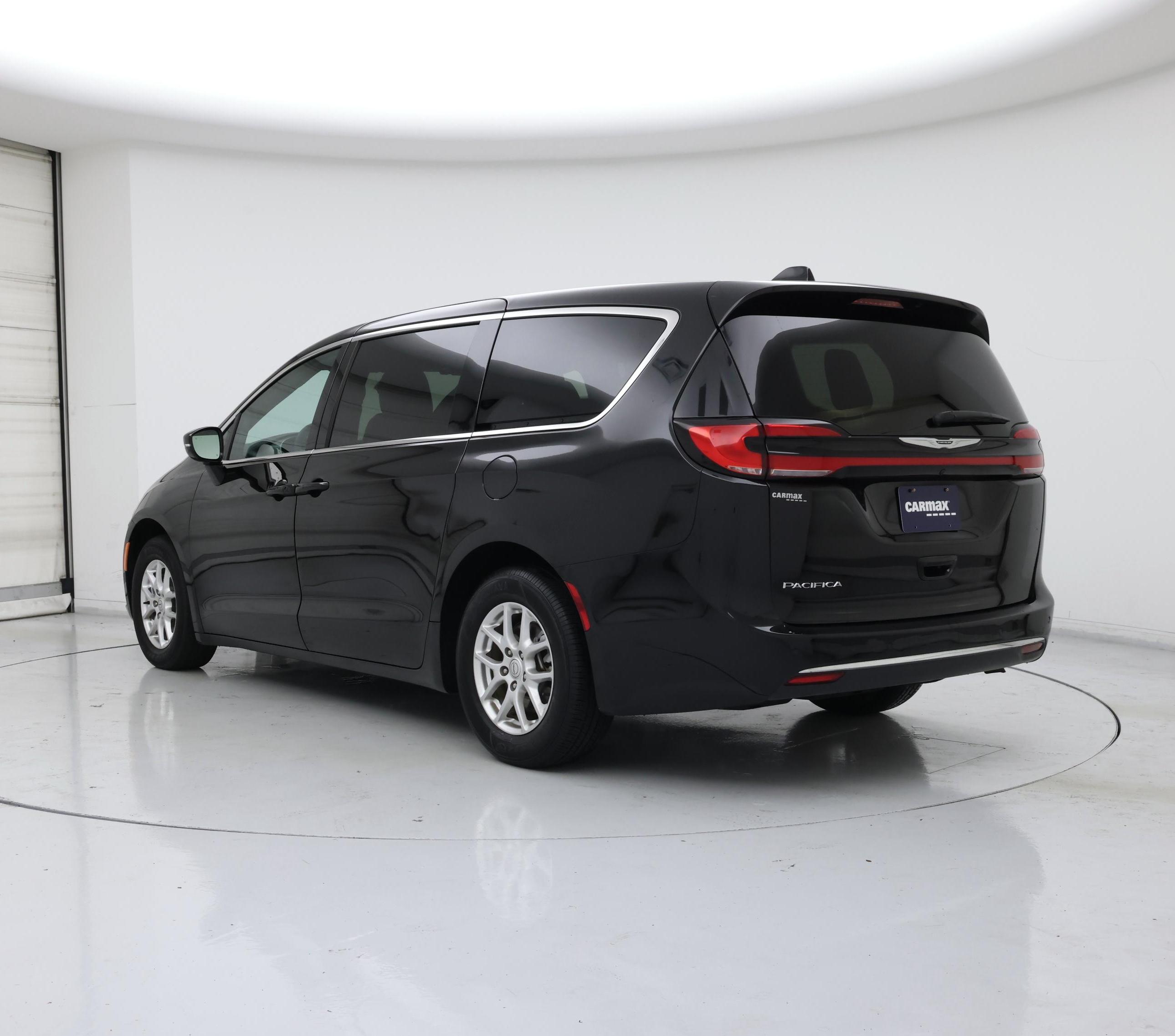 Thumbnail: 2025 Chrysler Pacifica - 2