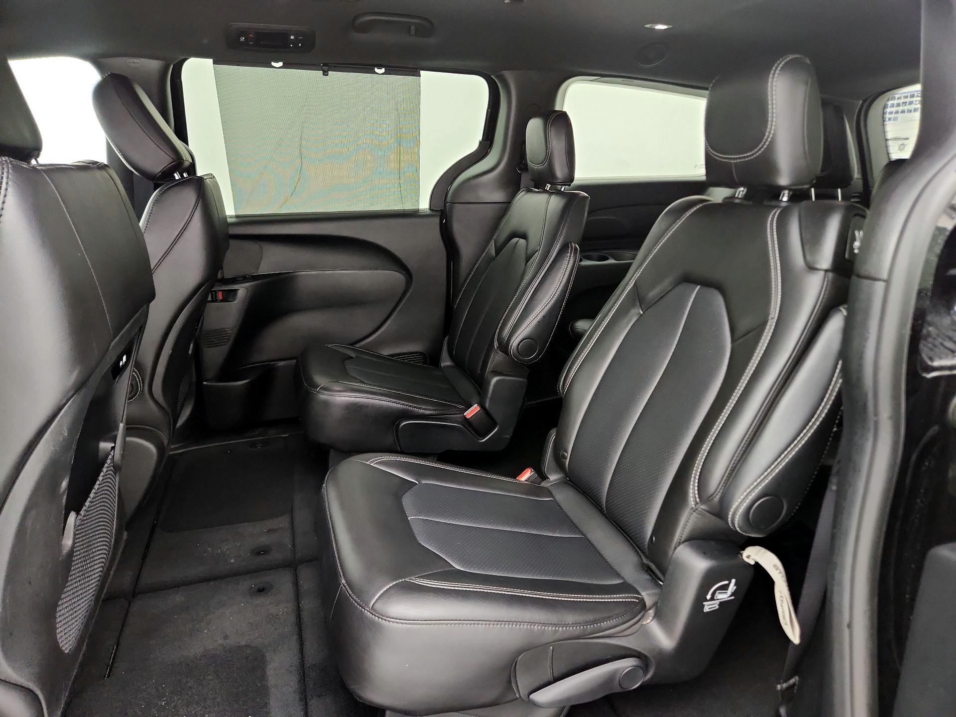 Thumbnail: 2025 Chrysler Pacifica - 19