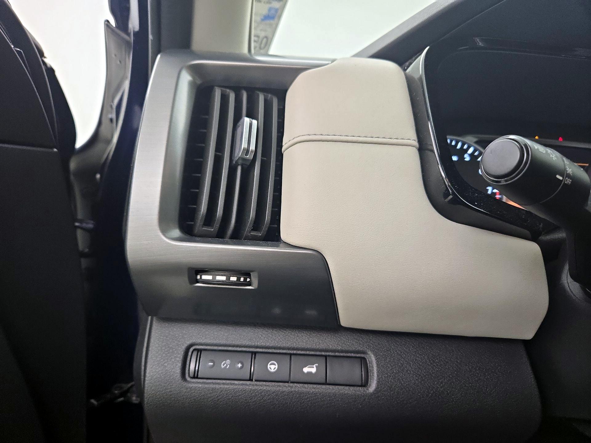 Thumbnail: 2023 Nissan Pathfinder - 13