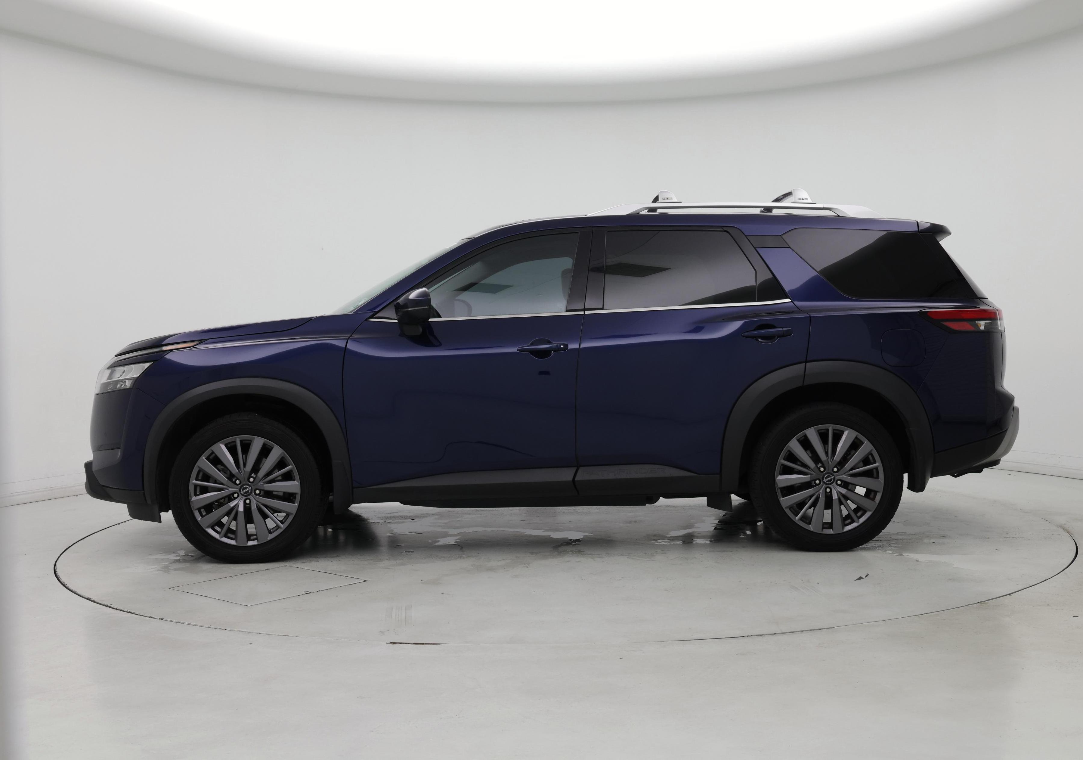 Thumbnail: 2023 Nissan Pathfinder - 3