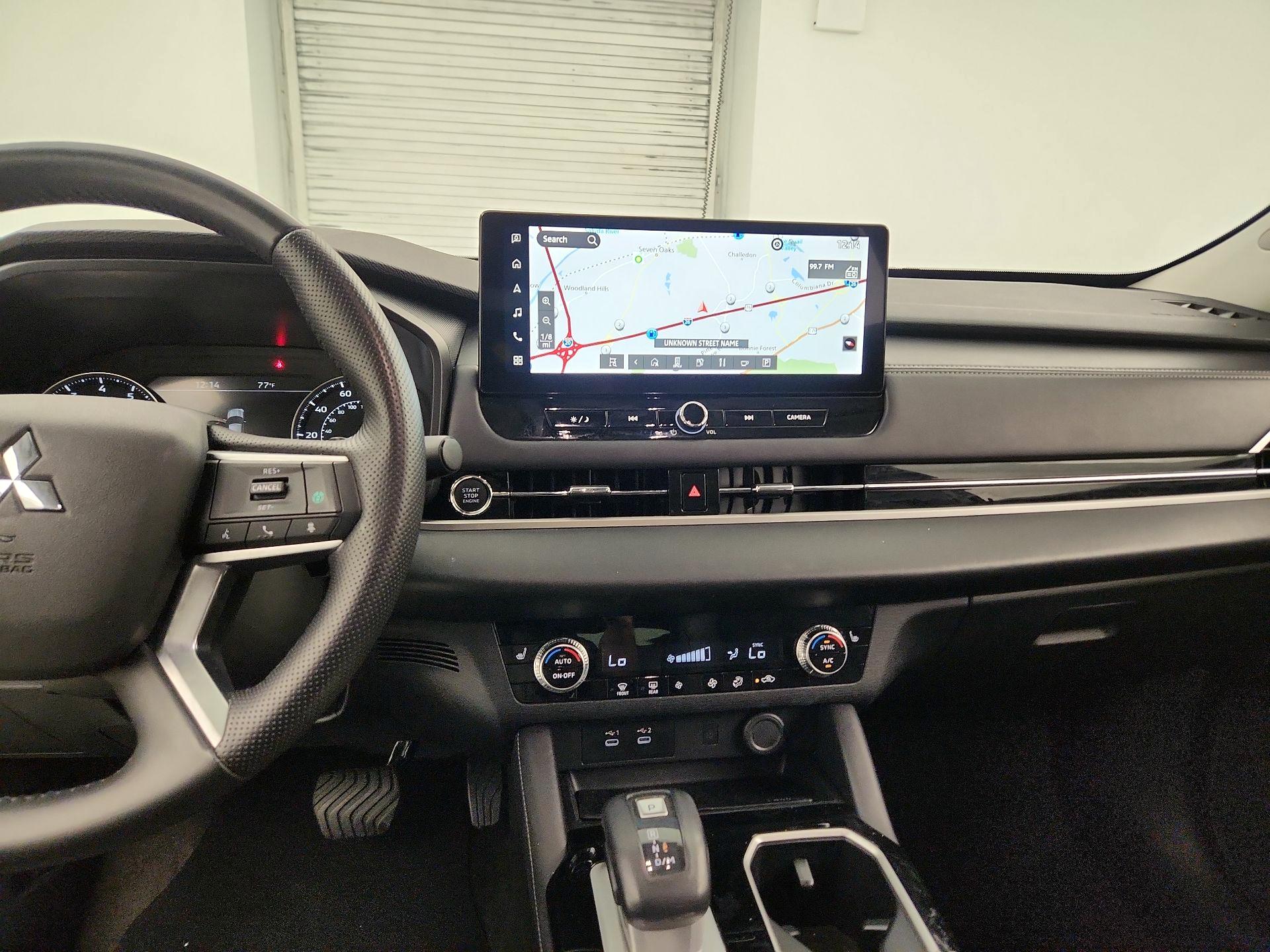 Thumbnail: 2025 Mitsubishi Outlander - 9