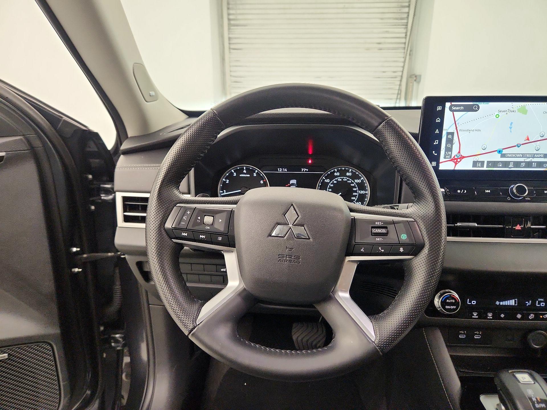 Thumbnail: 2025 Mitsubishi Outlander - 10