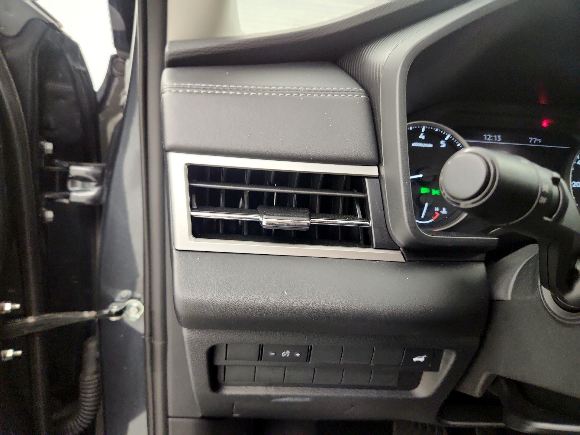 Thumbnail: 2025 Mitsubishi Outlander - 13