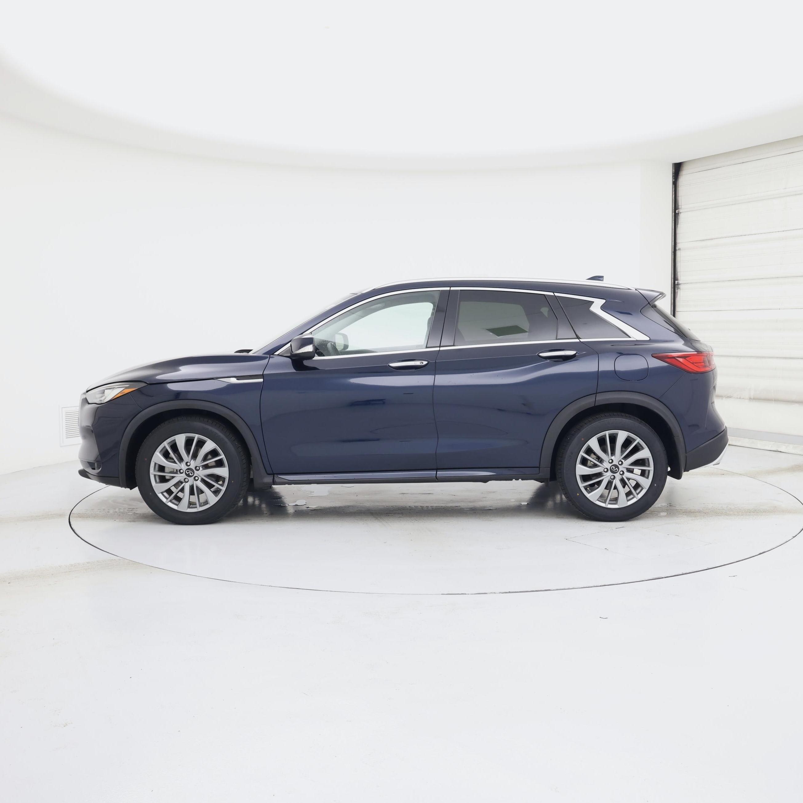 Thumbnail: 2023 INFINITI QX50 - 3
