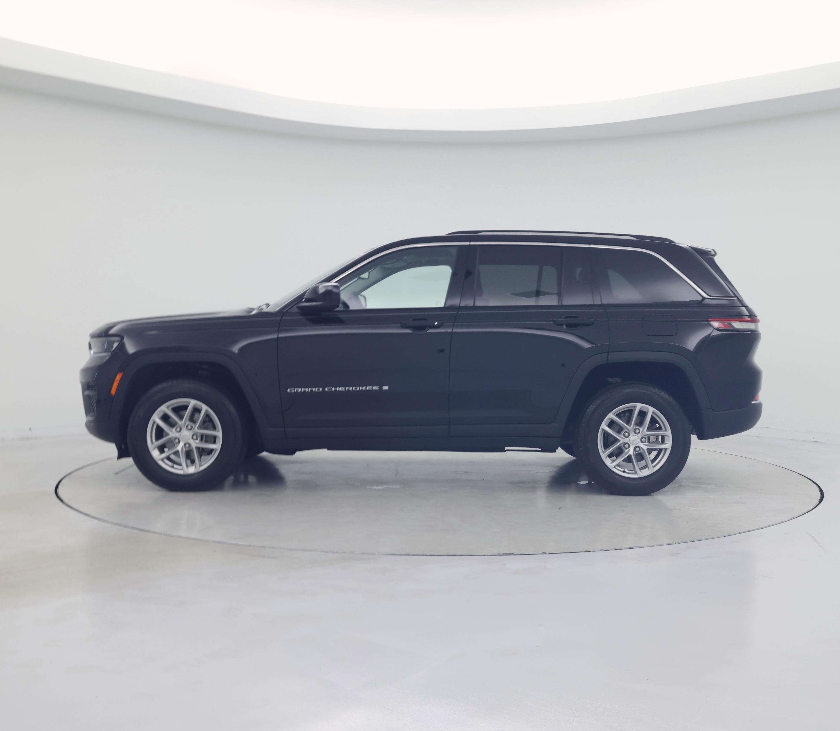 Thumbnail: 2023 Jeep Grand Cherokee - 3