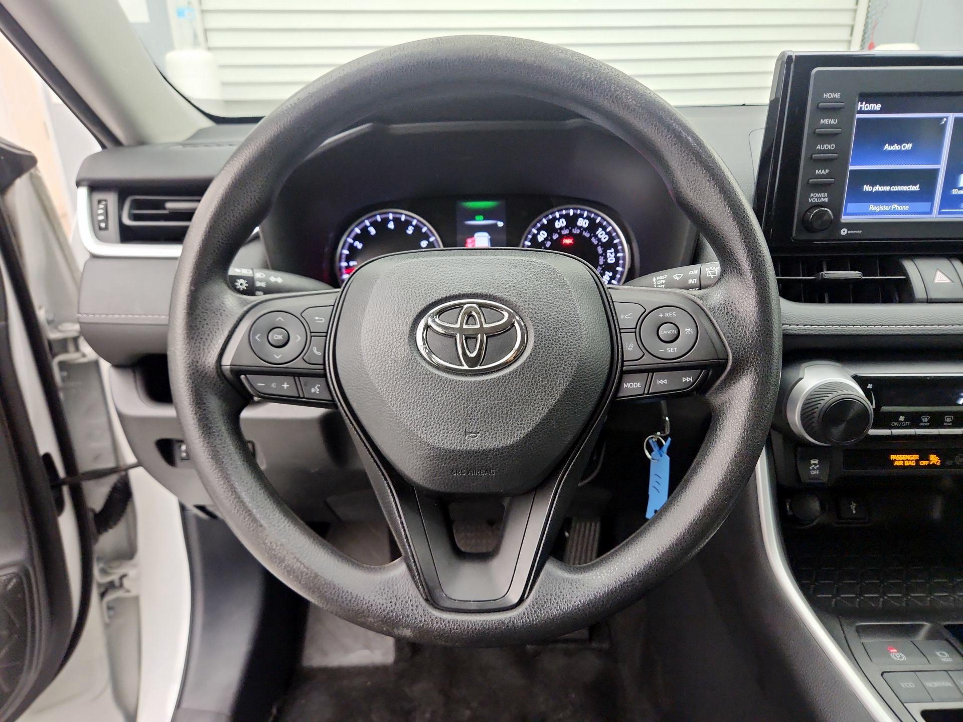 Thumbnail: 2022 Toyota RAV4 - 10