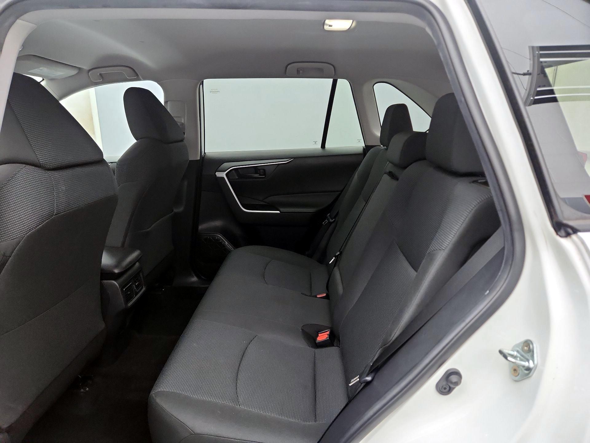 Thumbnail: 2022 Toyota RAV4 - 19
