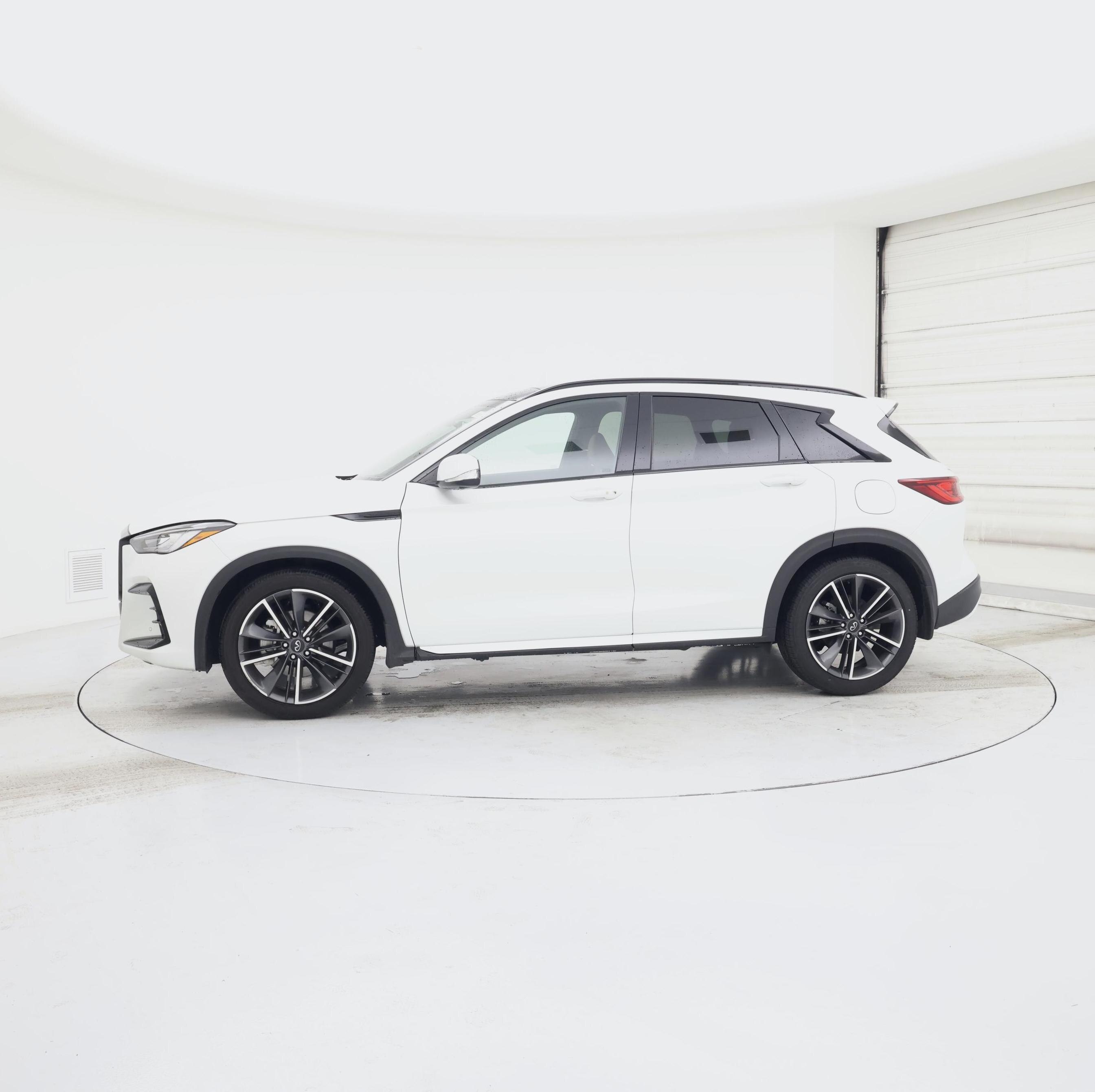 Thumbnail: 2023 INFINITI QX50 - 3