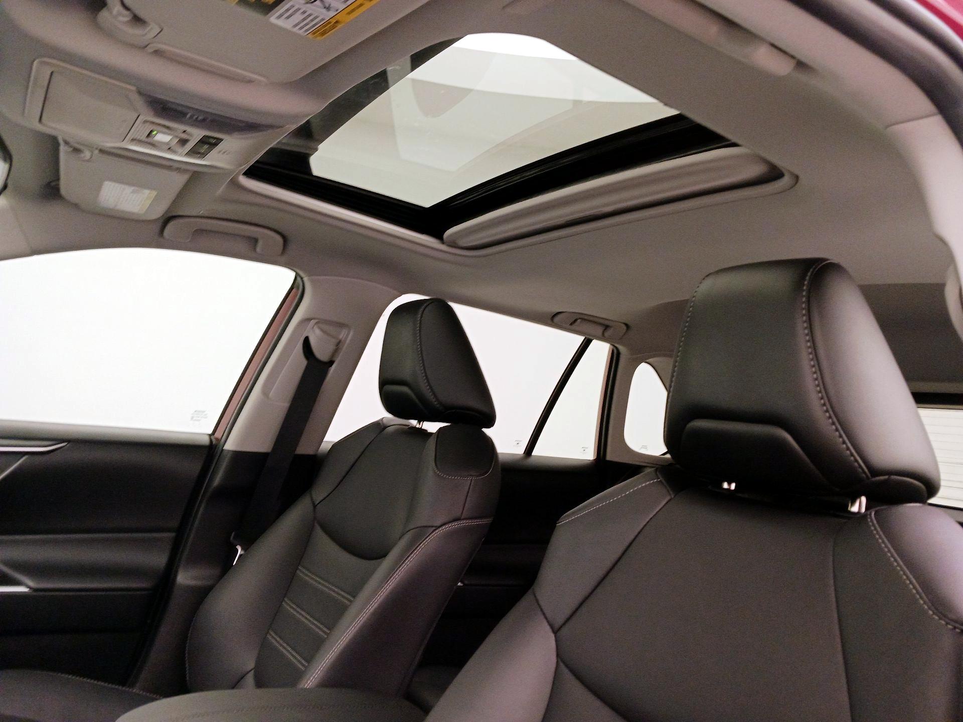 Thumbnail: 2025 Toyota RAV4 - 20