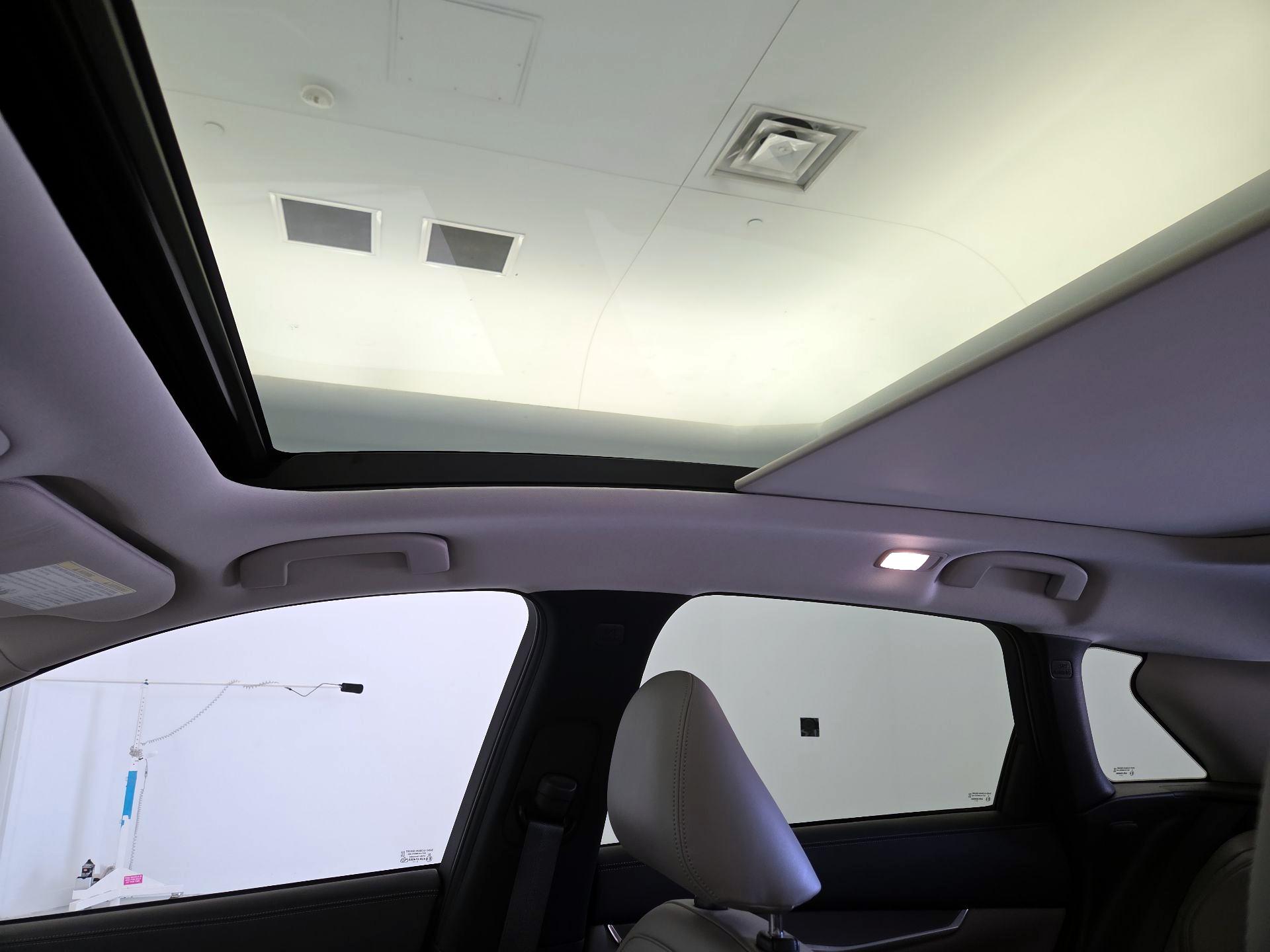 Thumbnail: 2023 INFINITI QX50 - 19