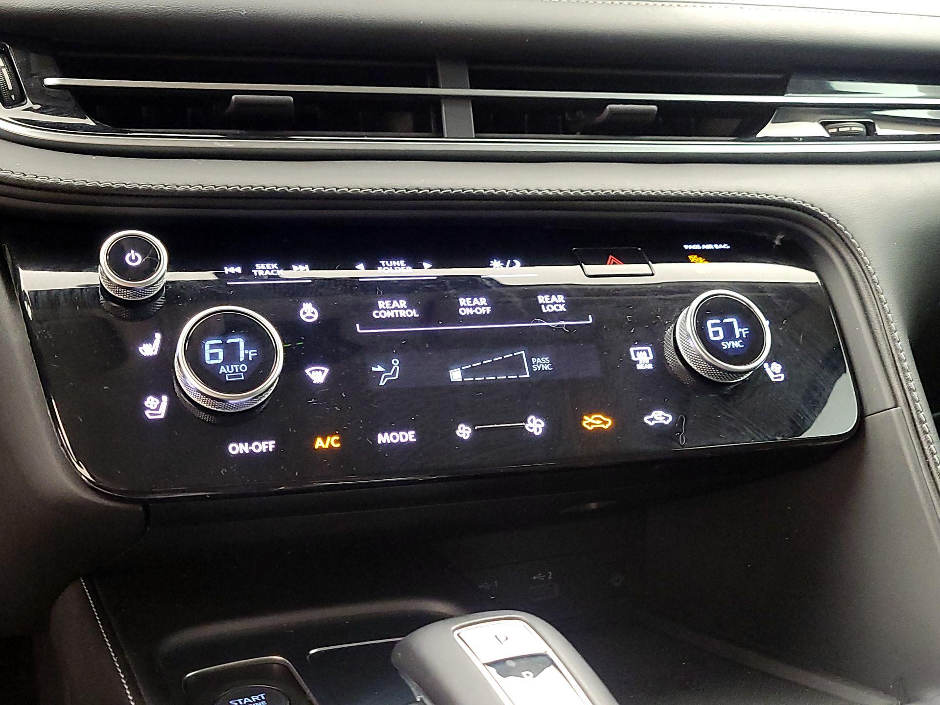 Thumbnail: 2023 INFINITI QX60 - 16