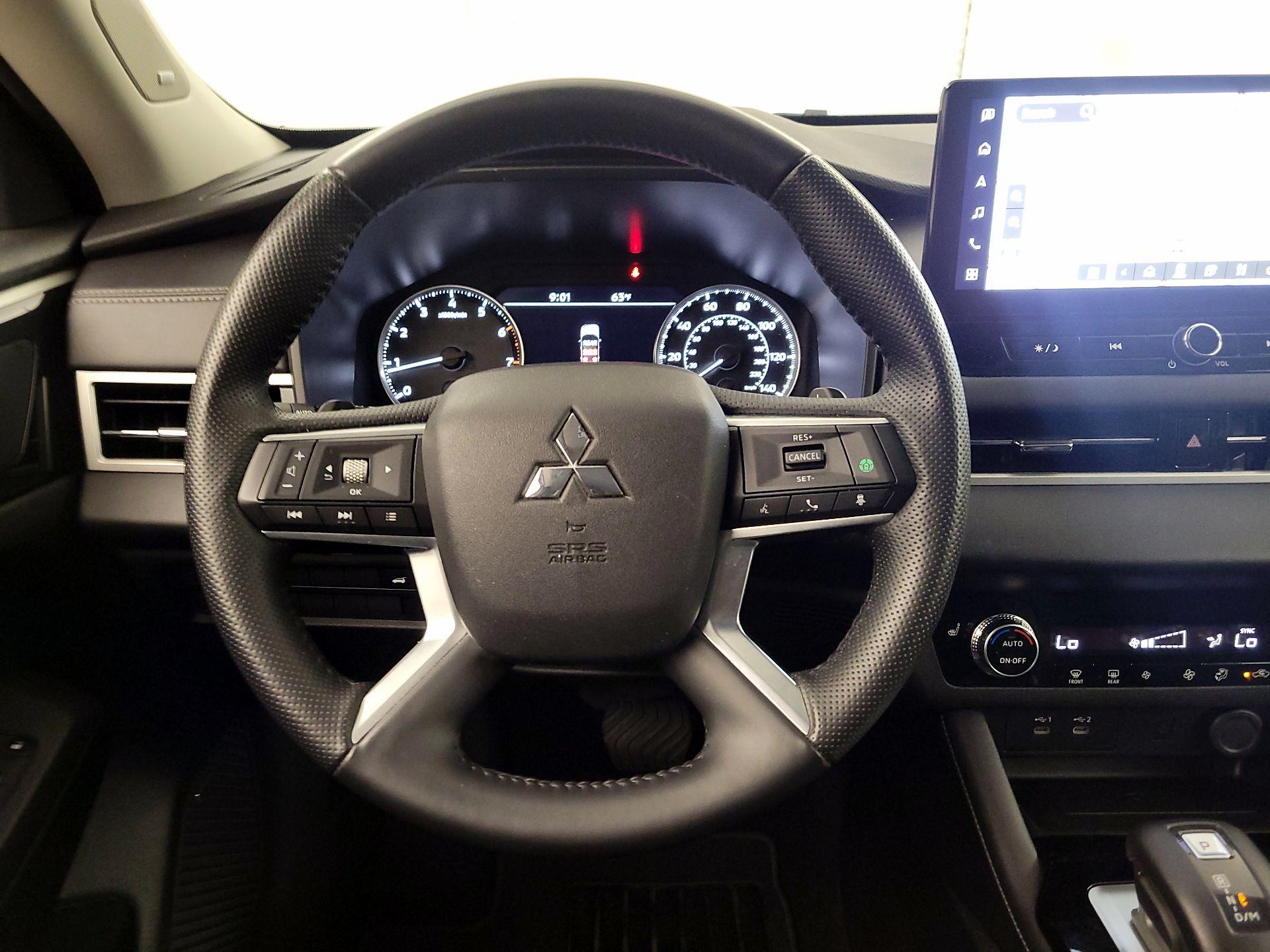 Thumbnail: 2025 Mitsubishi Outlander - 10