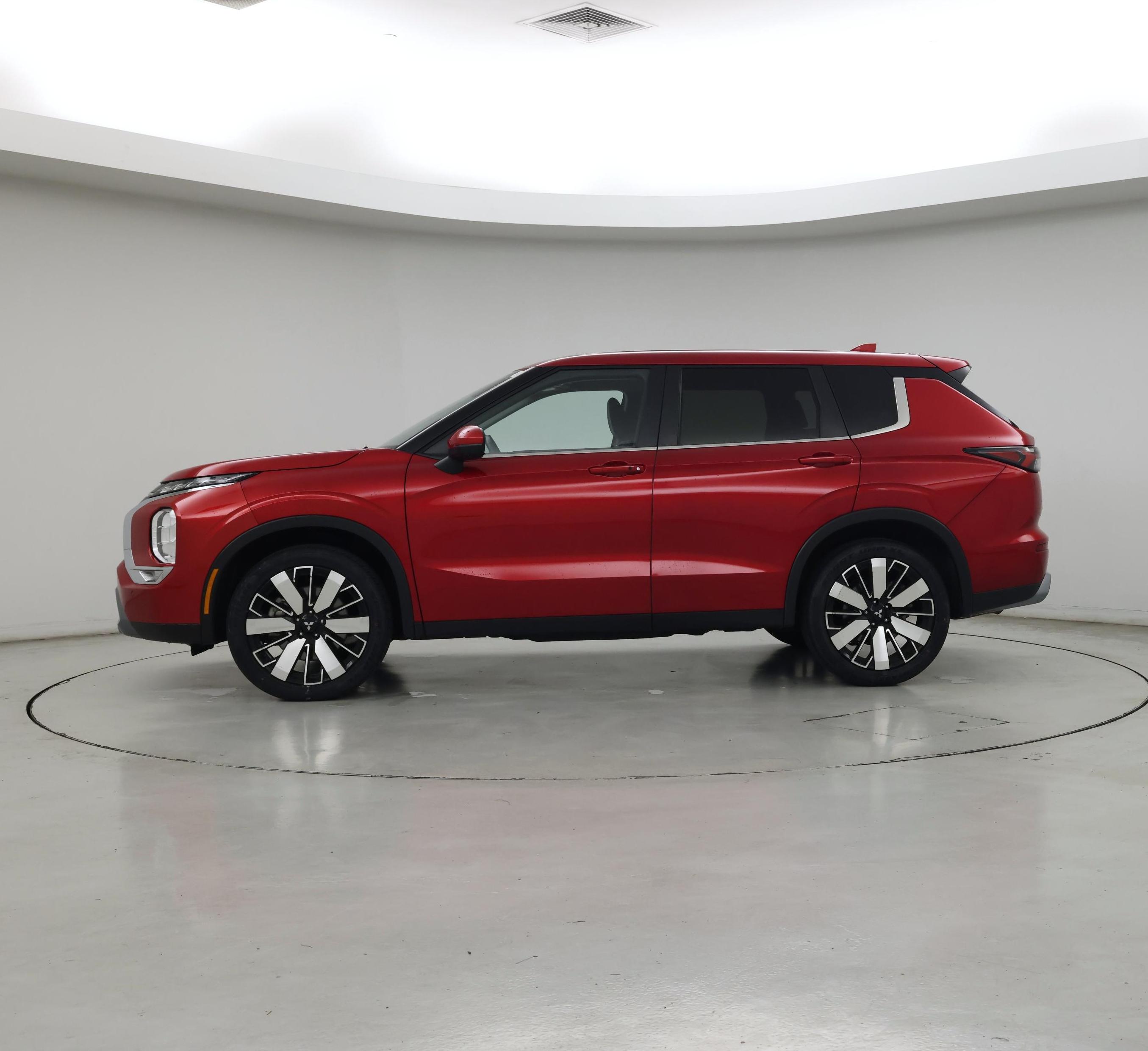 Thumbnail: 2025 Mitsubishi Outlander - 3