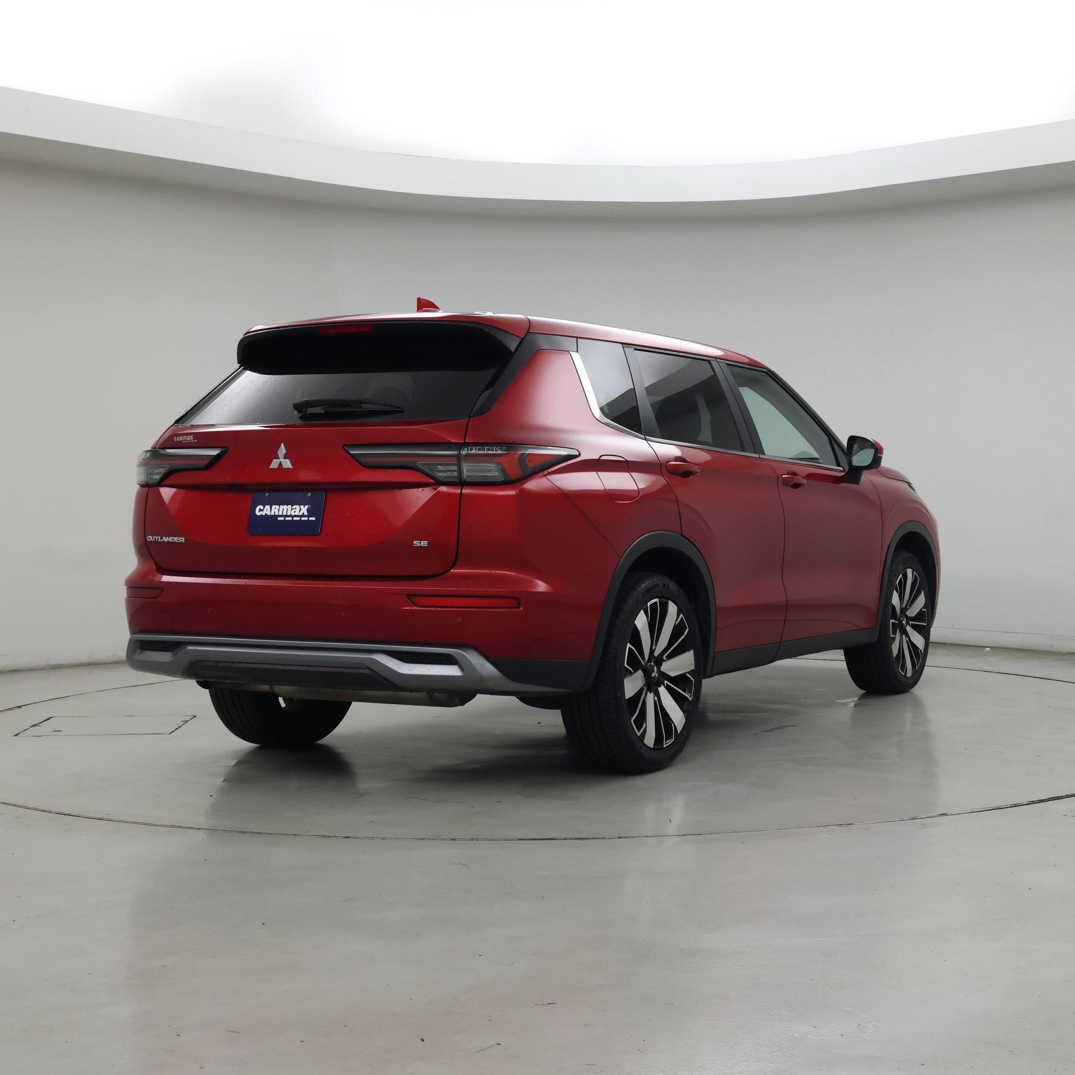 Thumbnail: 2025 Mitsubishi Outlander - 8