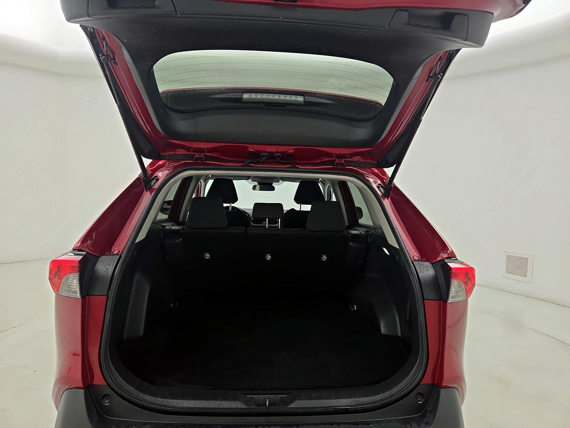 Thumbnail: 2023 Toyota RAV4 - 20