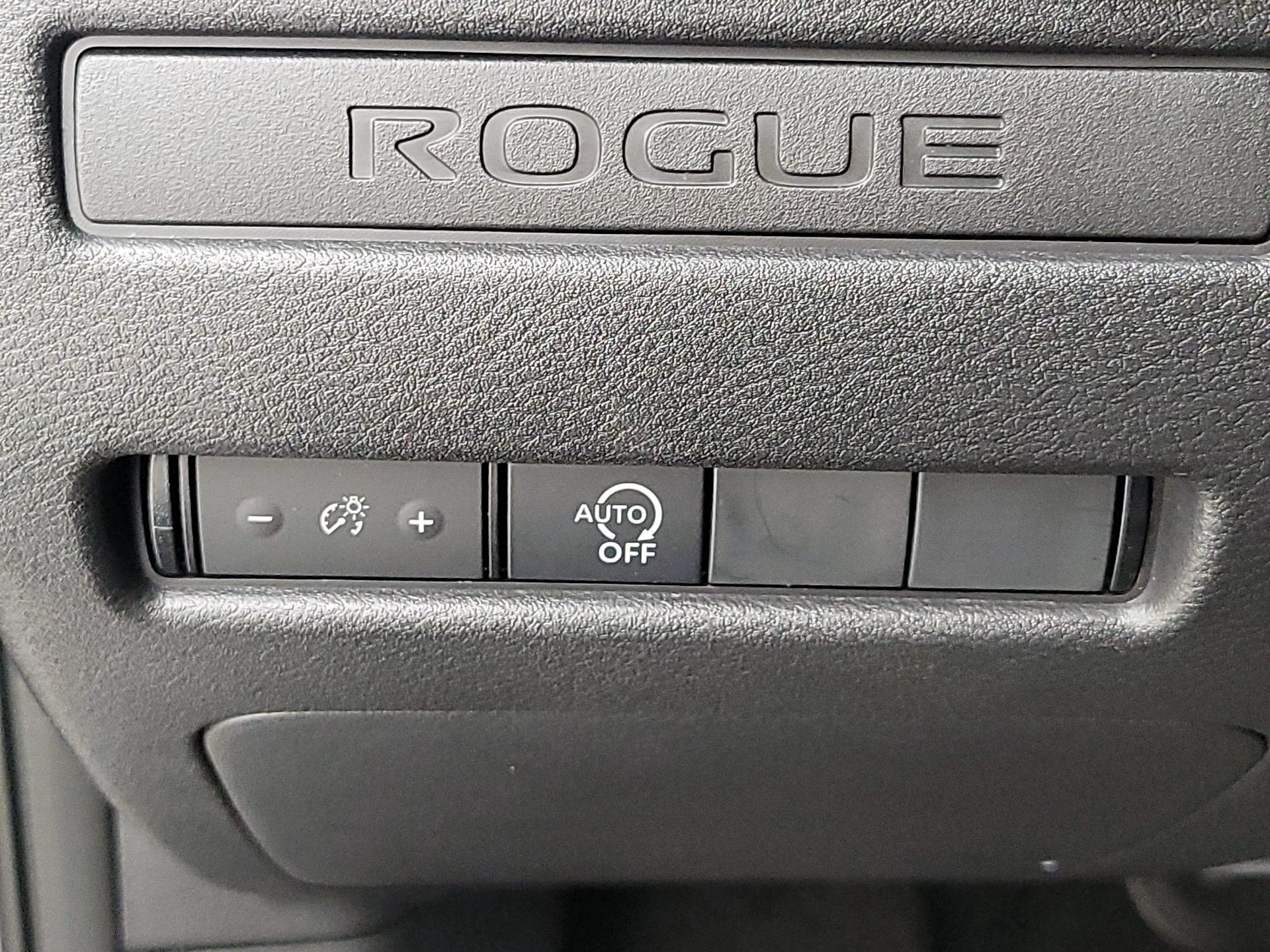 Thumbnail: 2021 Nissan Rogue - 13