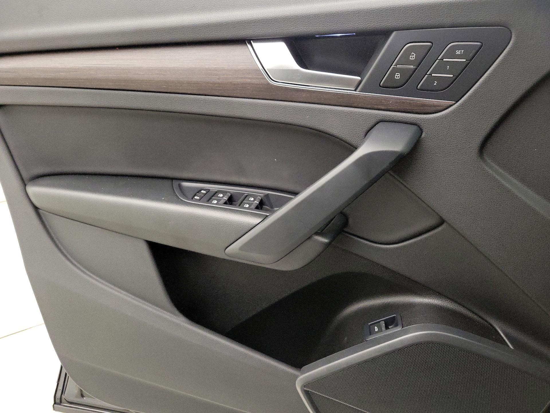 Thumbnail: 2023 Audi Q5 - 12