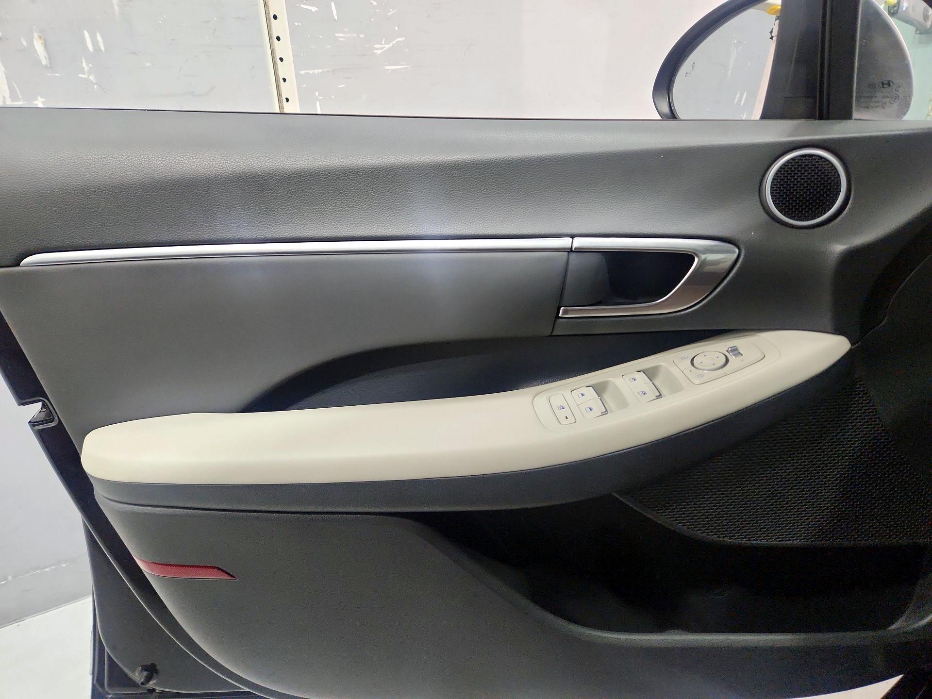 Thumbnail: 2023 Hyundai Sonata - 12