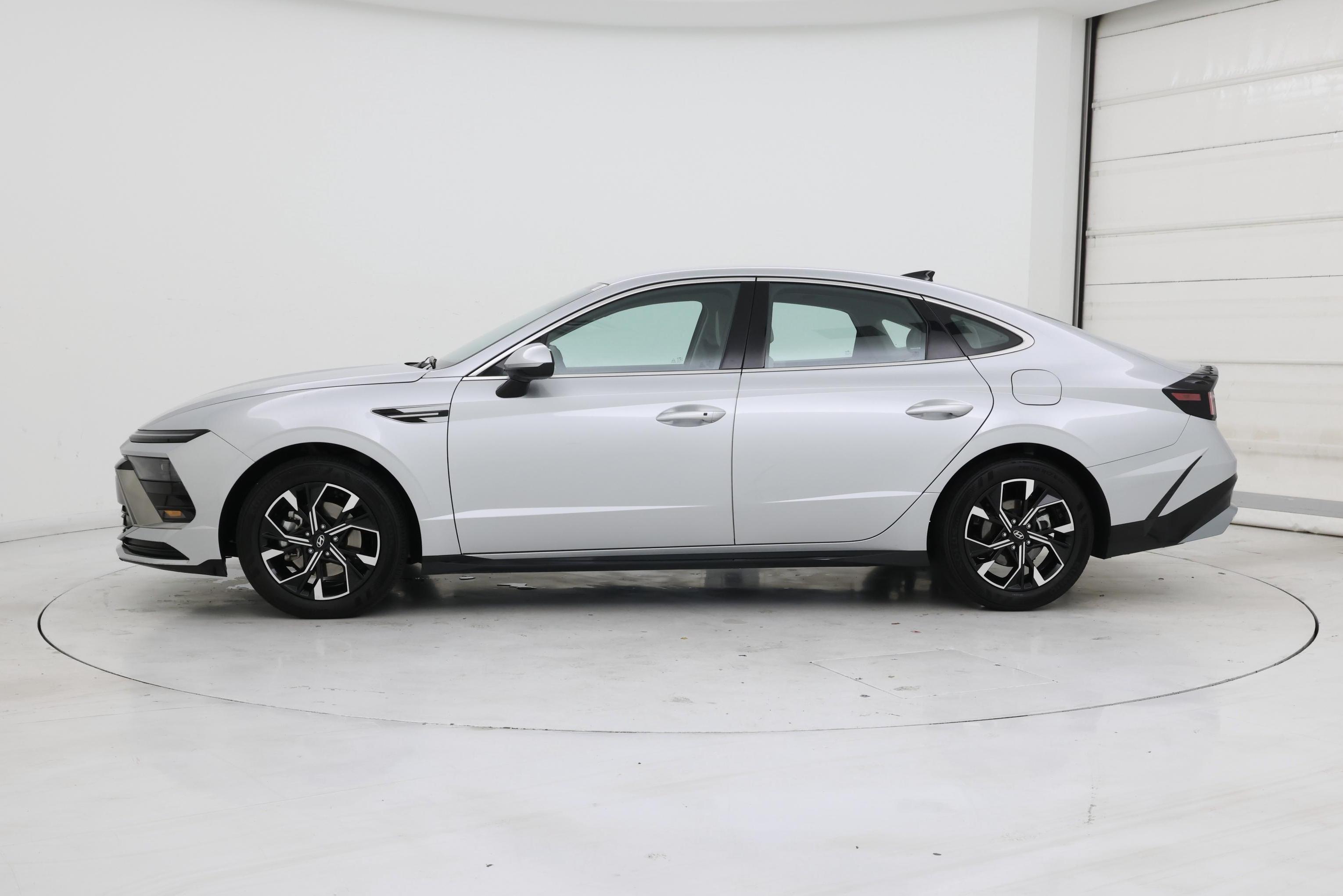 Thumbnail: 2025 Hyundai Sonata - 3