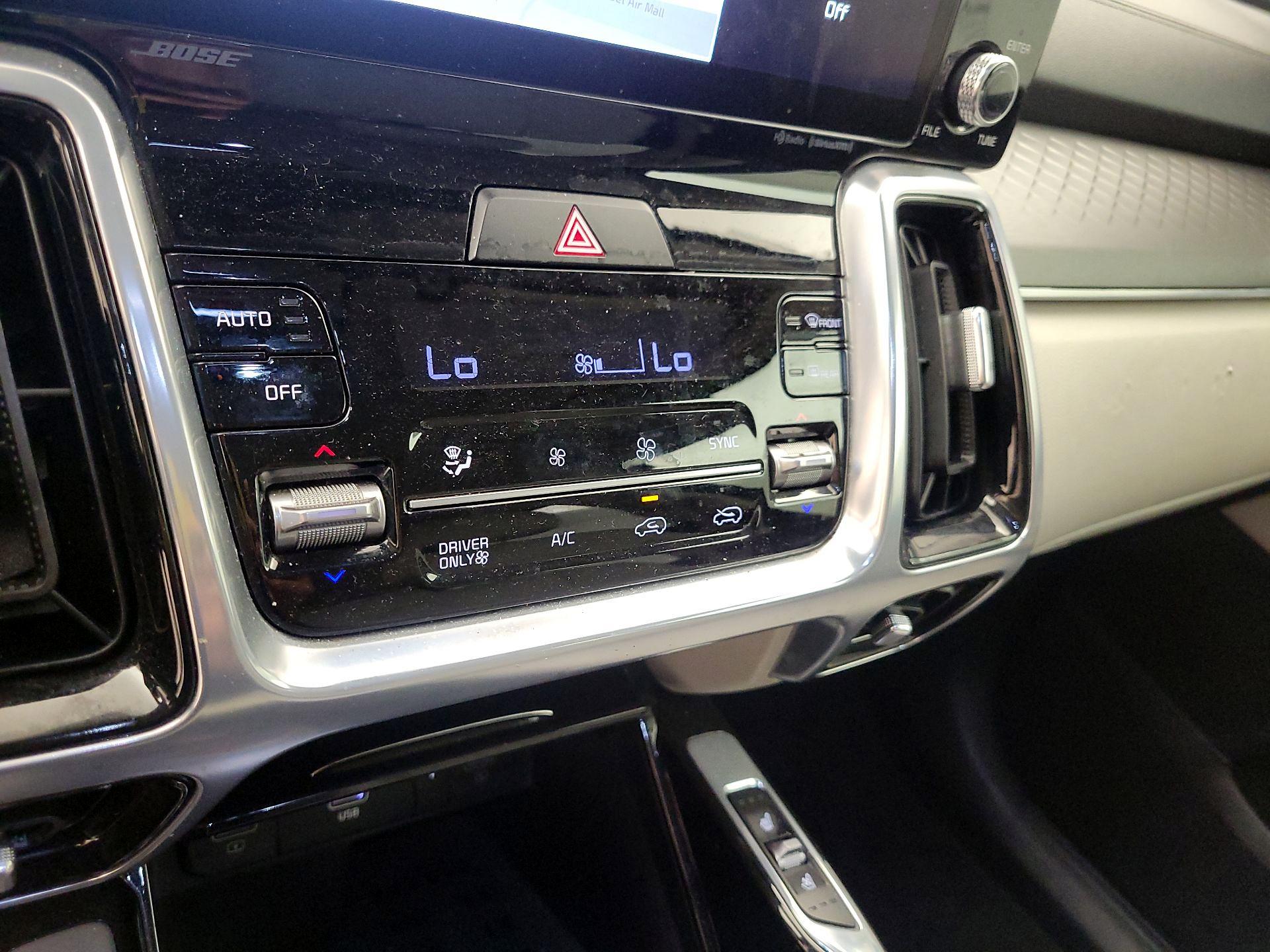 Thumbnail: 2023 Kia Sorento - 14