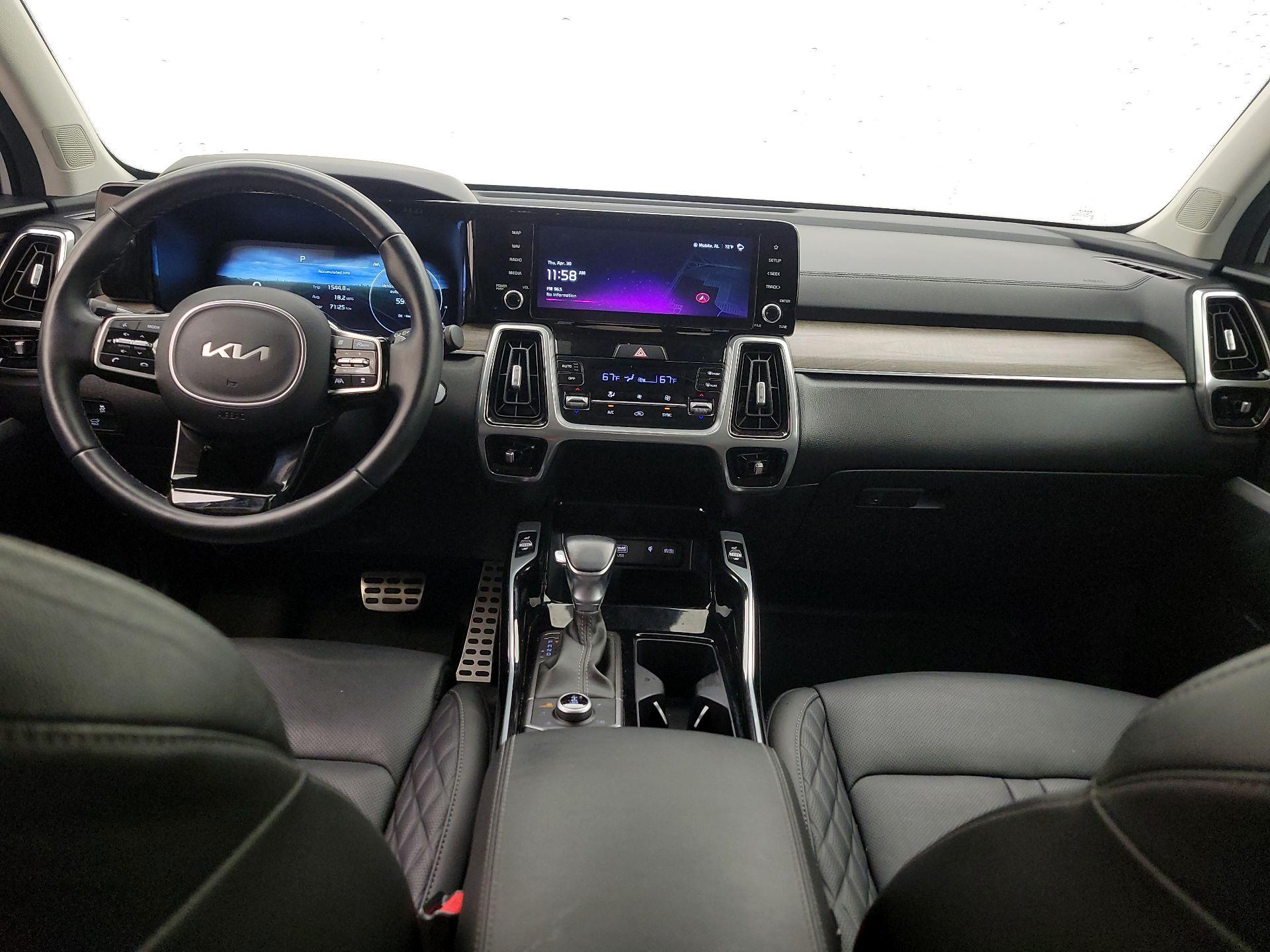 Thumbnail: 2023 Kia Sorento - 9