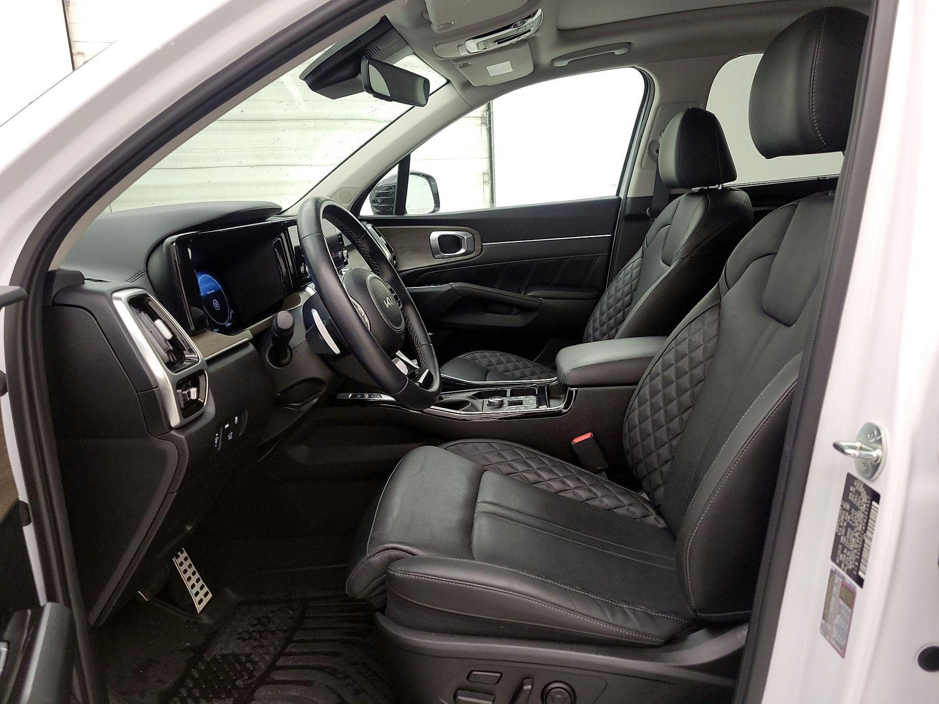 Thumbnail: 2023 Kia Sorento - 11