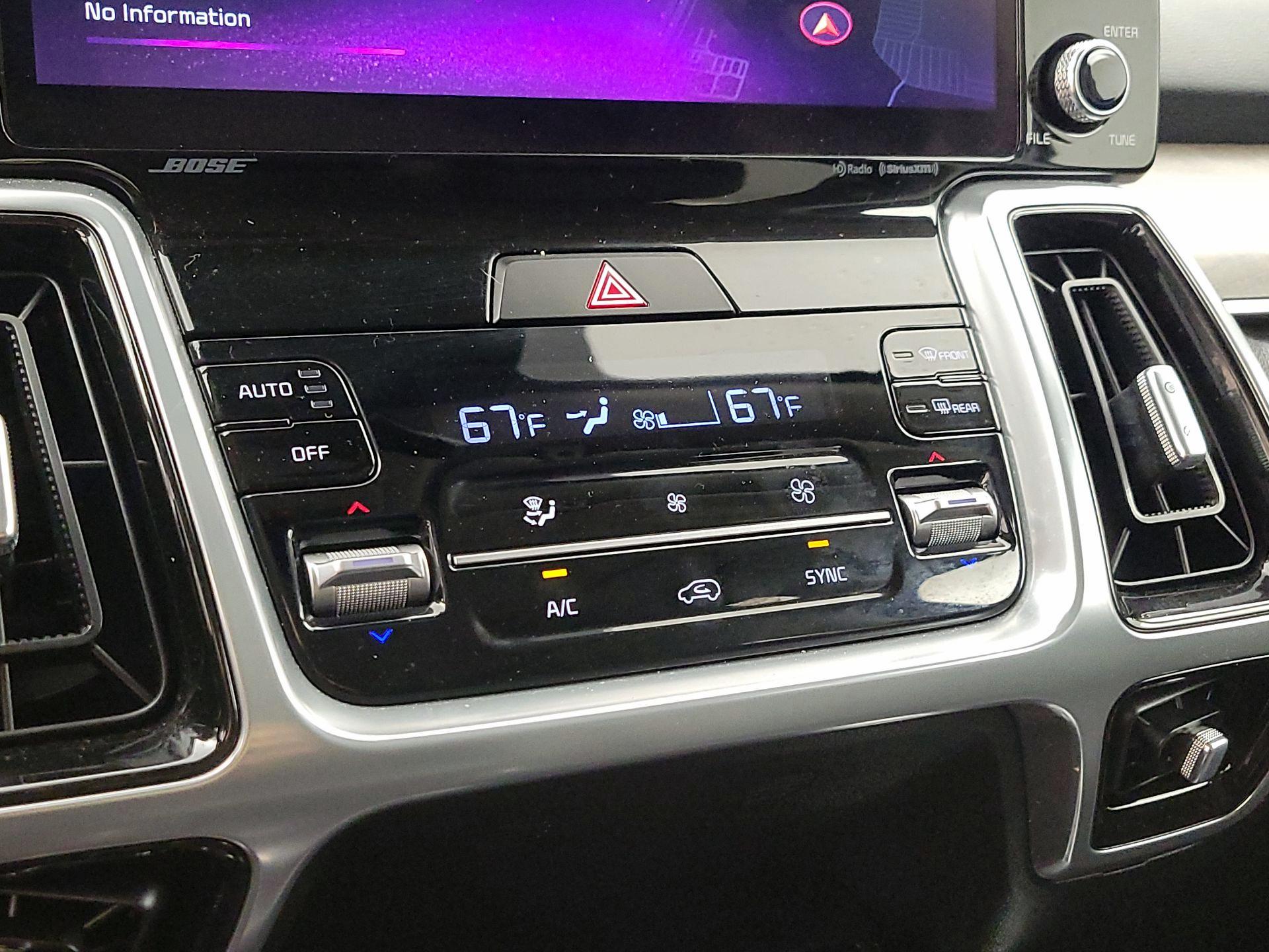 Thumbnail: 2023 Kia Sorento - 16