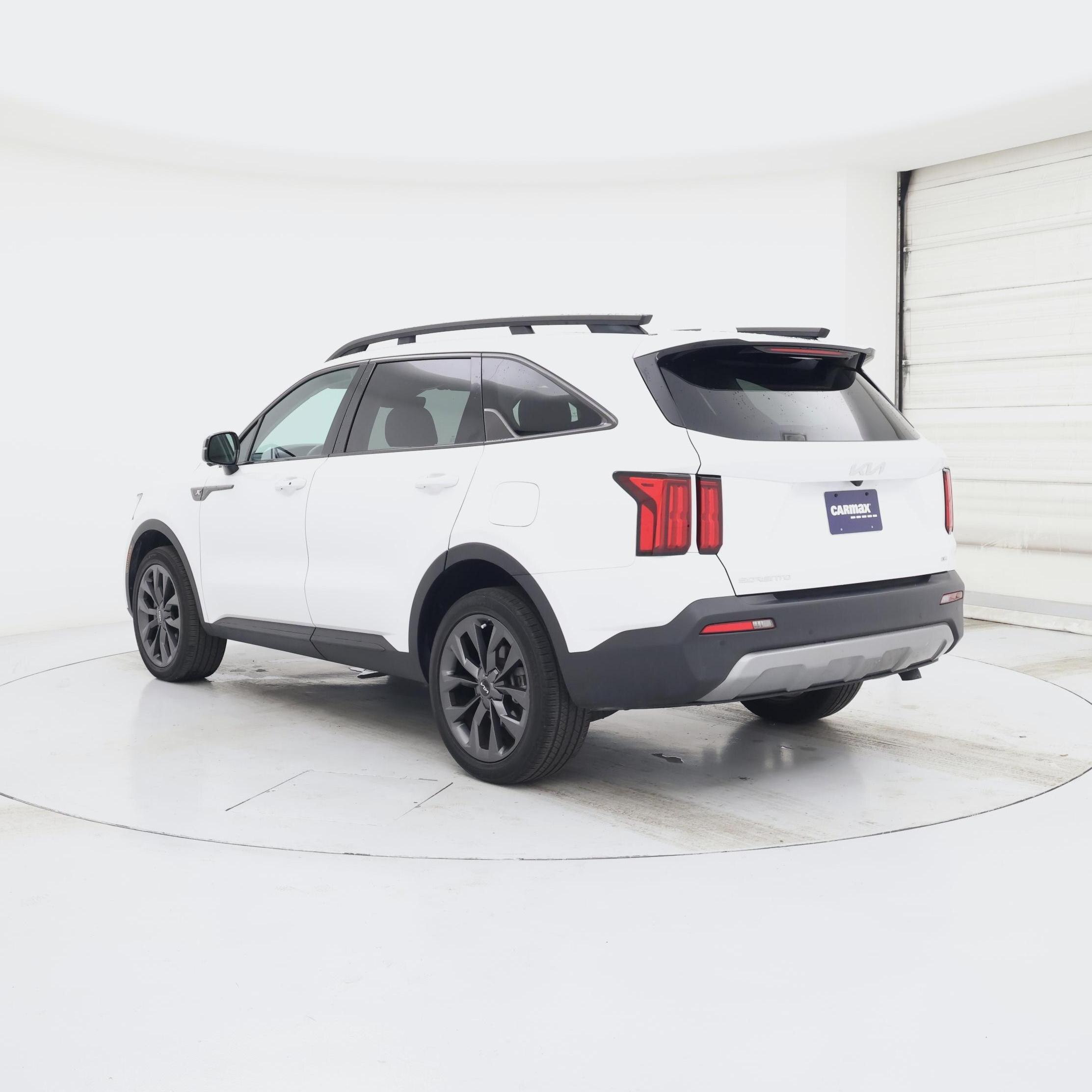 Thumbnail: 2023 Kia Sorento - 2