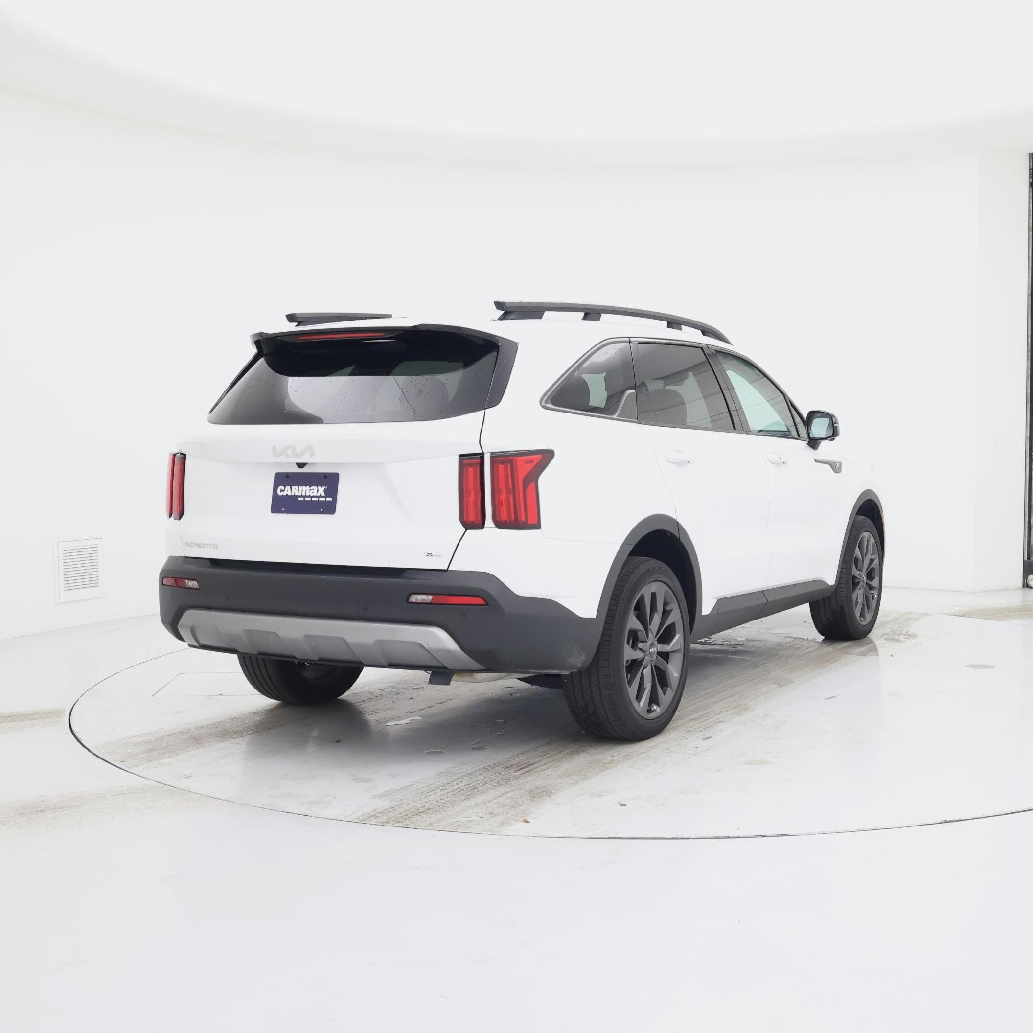 Thumbnail: 2023 Kia Sorento - 8