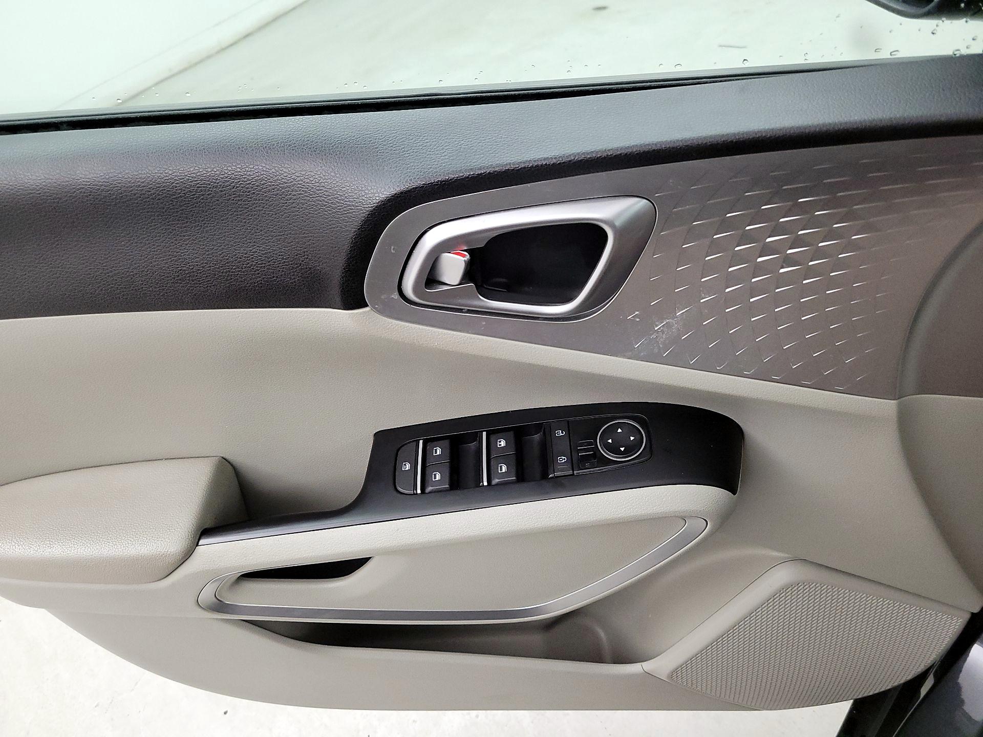 Thumbnail: 2023 Kia Soul - 12