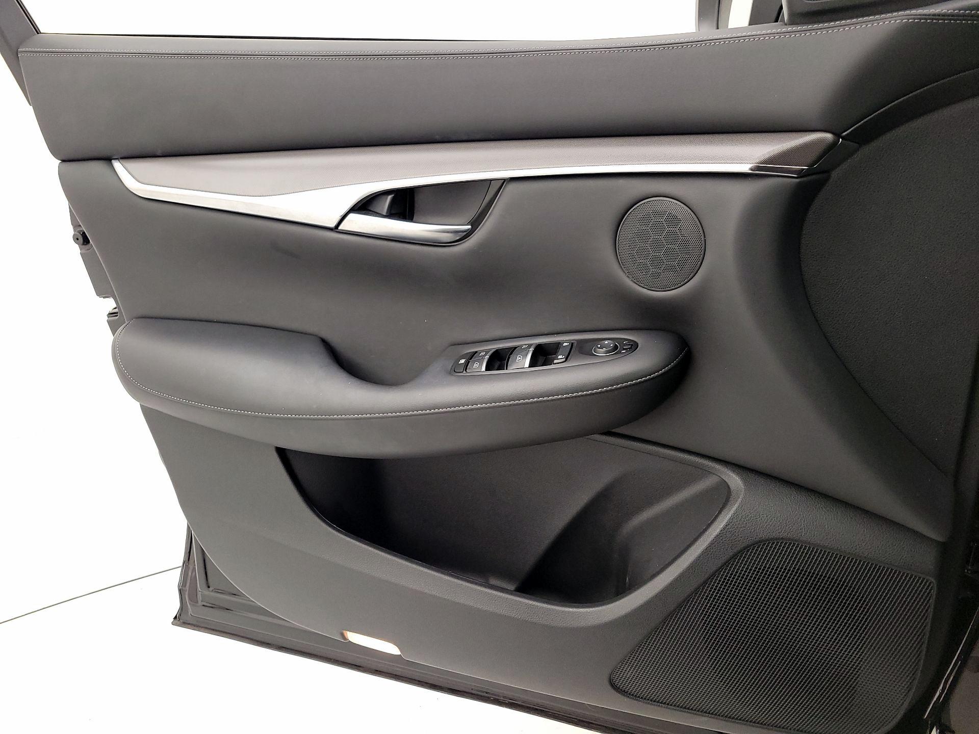 Thumbnail: 2023 INFINITI QX50 - 12