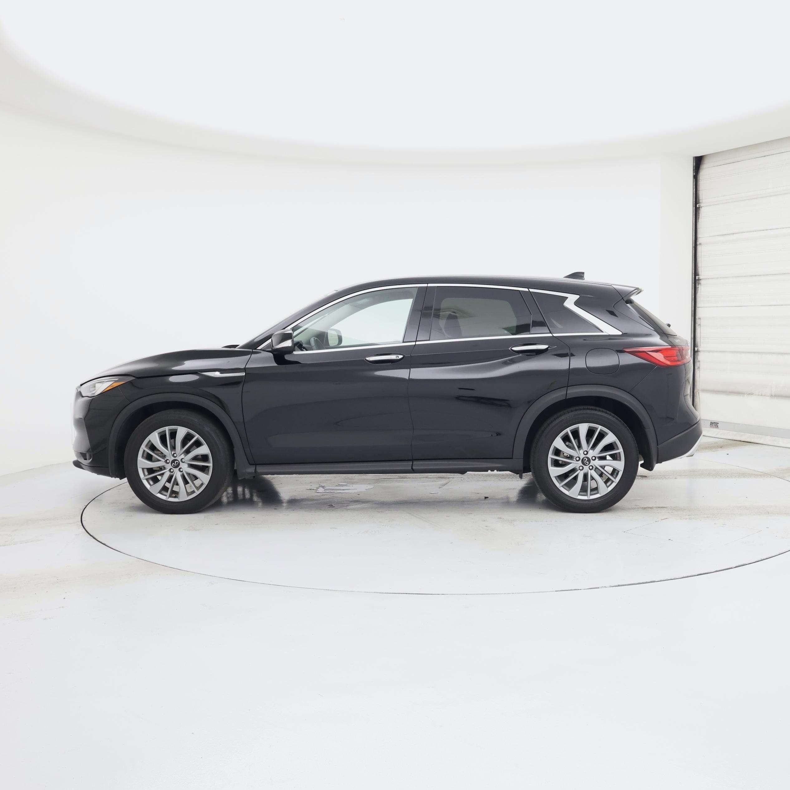 Thumbnail: 2023 INFINITI QX50 - 3
