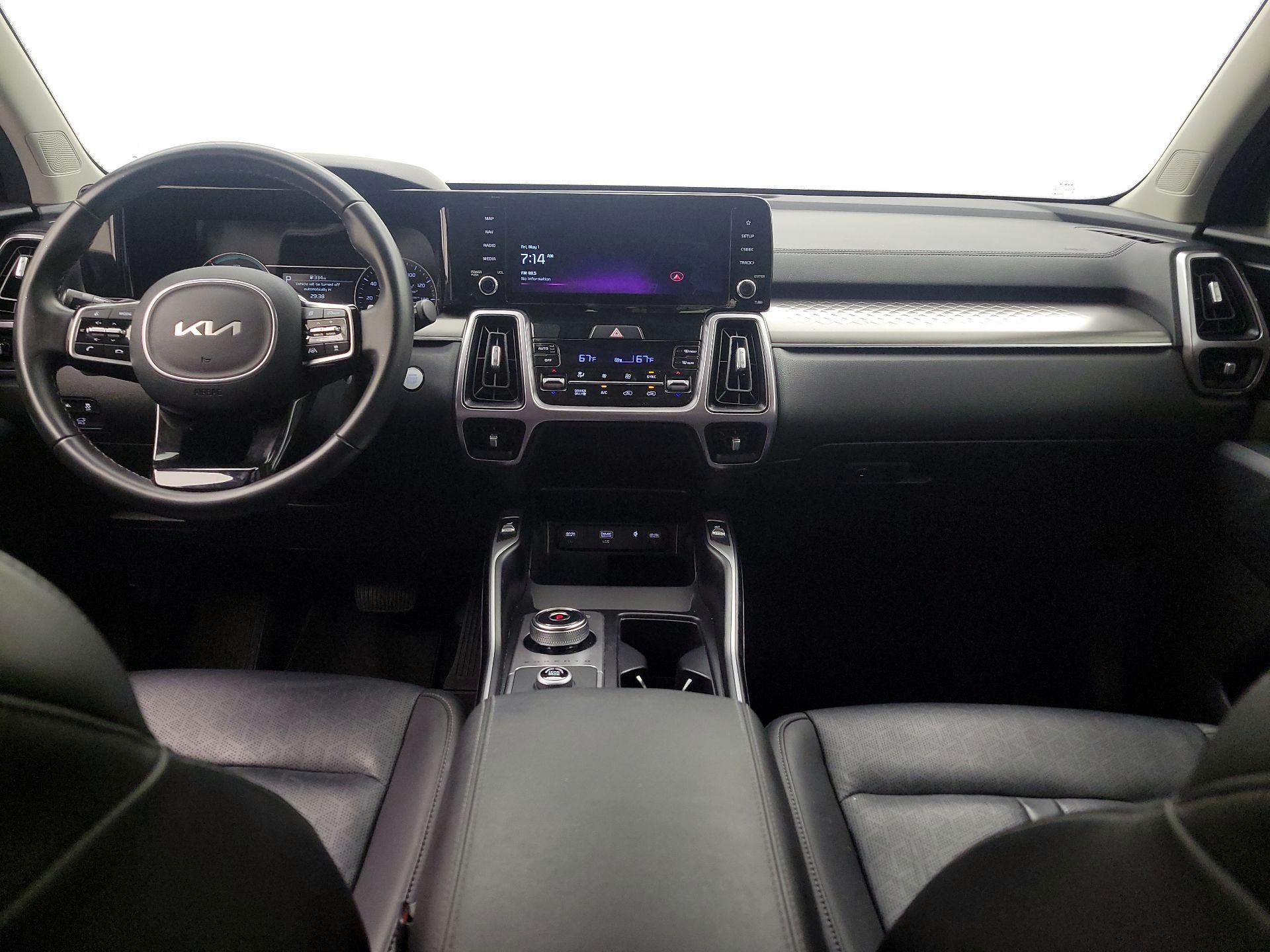 Thumbnail: 2023 Kia Sorento - 9