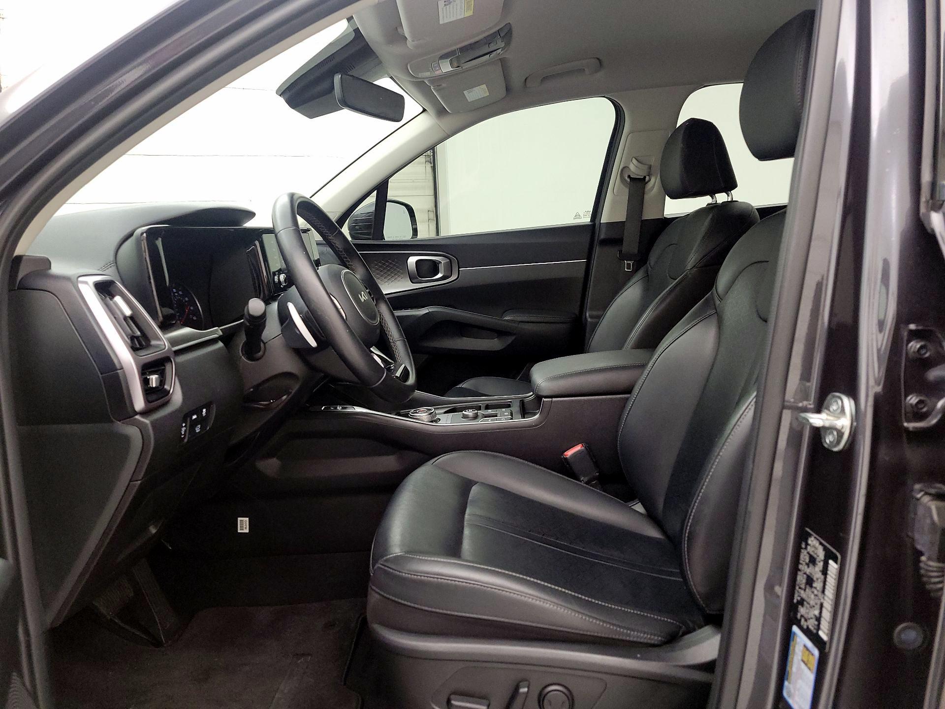 Thumbnail: 2023 Kia Sorento - 11