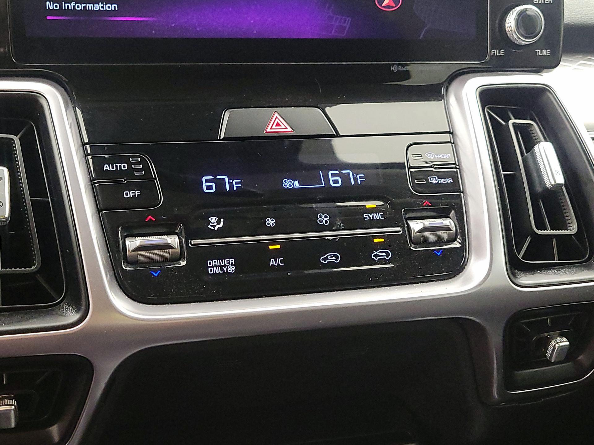 Thumbnail: 2023 Kia Sorento - 16