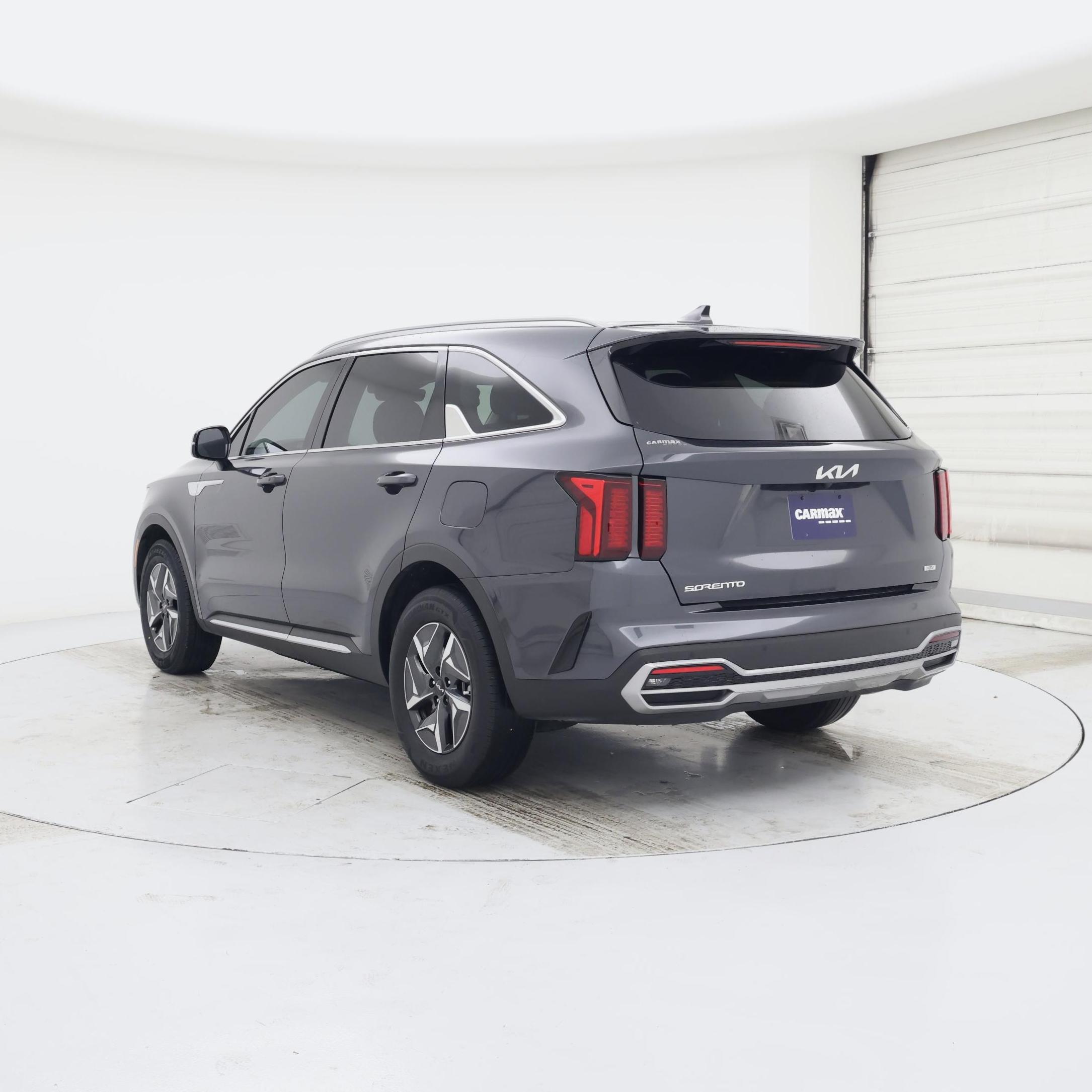 Thumbnail: 2023 Kia Sorento - 2