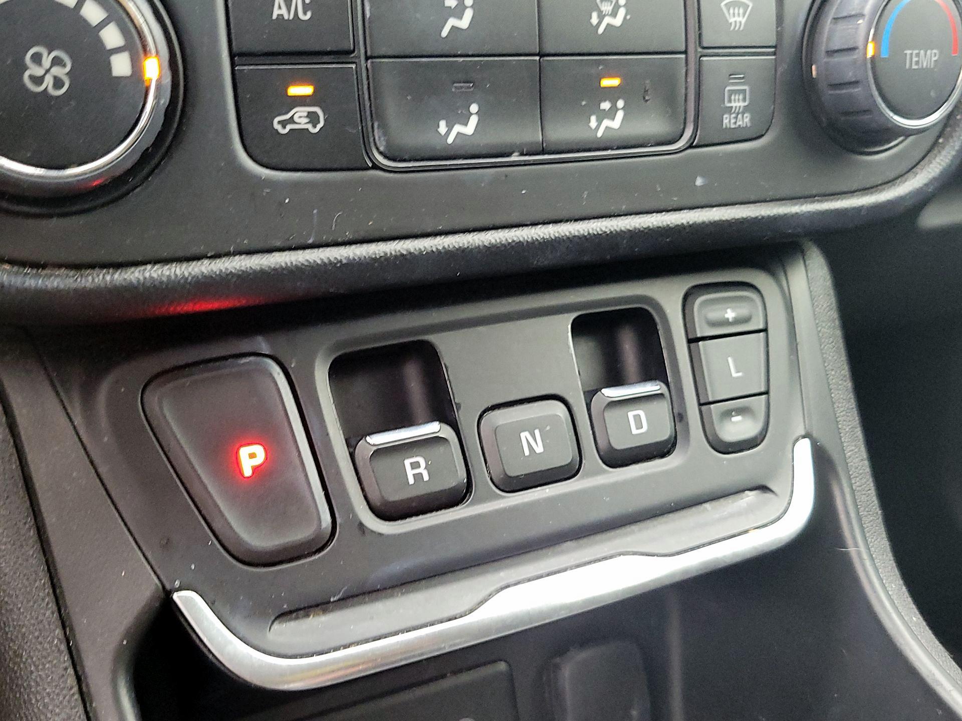 Thumbnail: 2020 GMC Terrain - 17