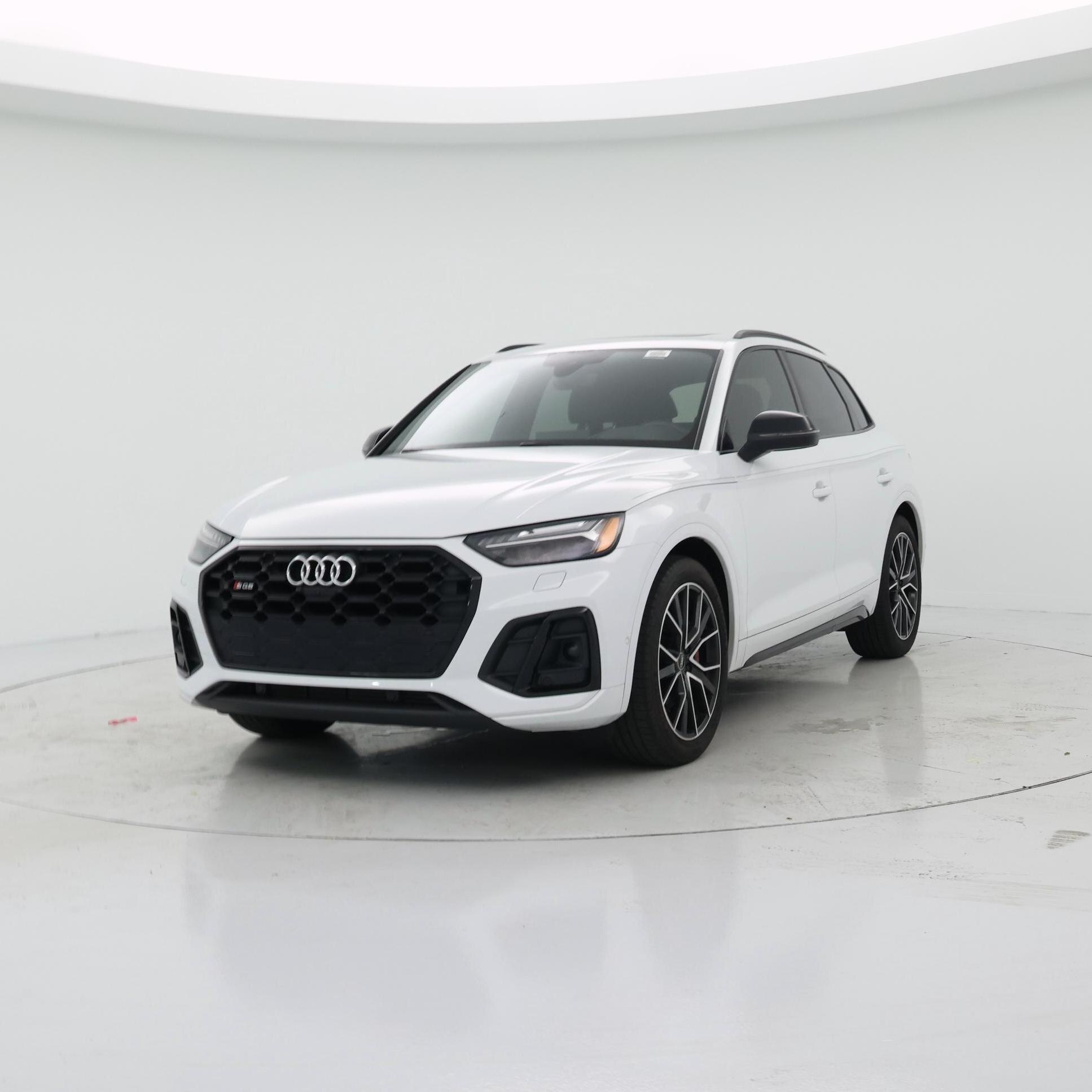 Thumbnail: 2021 Audi SQ5 - 4