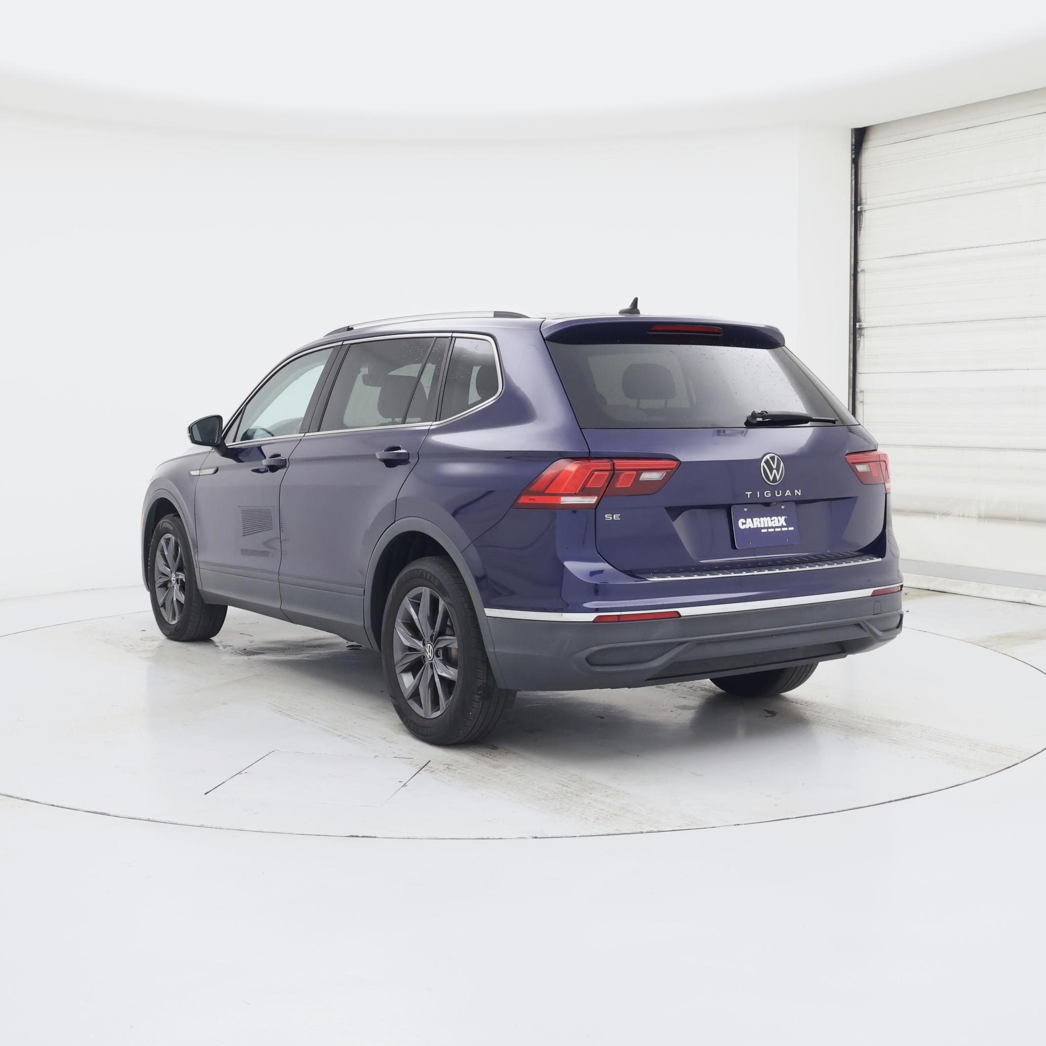 Thumbnail: 2022 Volkswagen Tiguan - 2