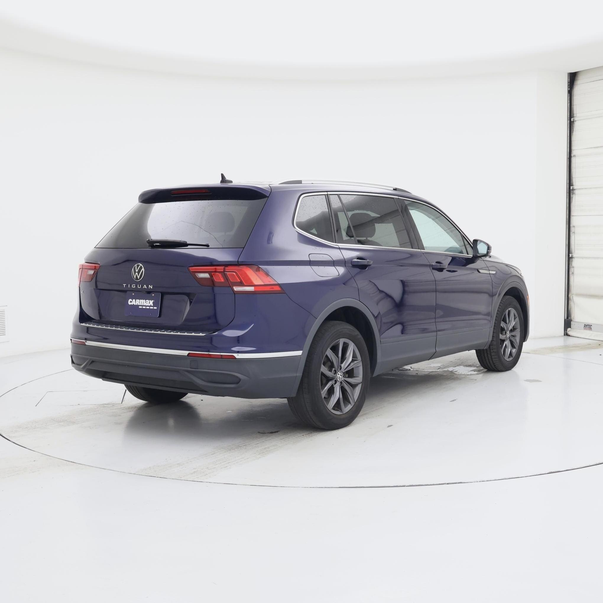 Thumbnail: 2022 Volkswagen Tiguan - 8