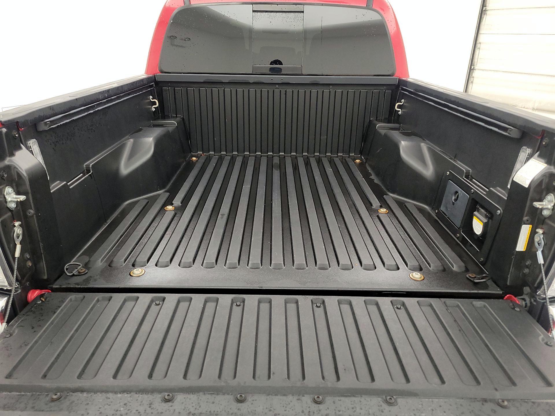 Thumbnail: 2021 Toyota Tacoma - 19