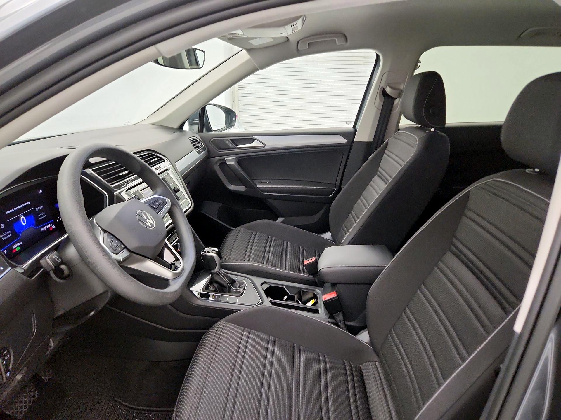 Thumbnail: 2023 Volkswagen Tiguan - 11