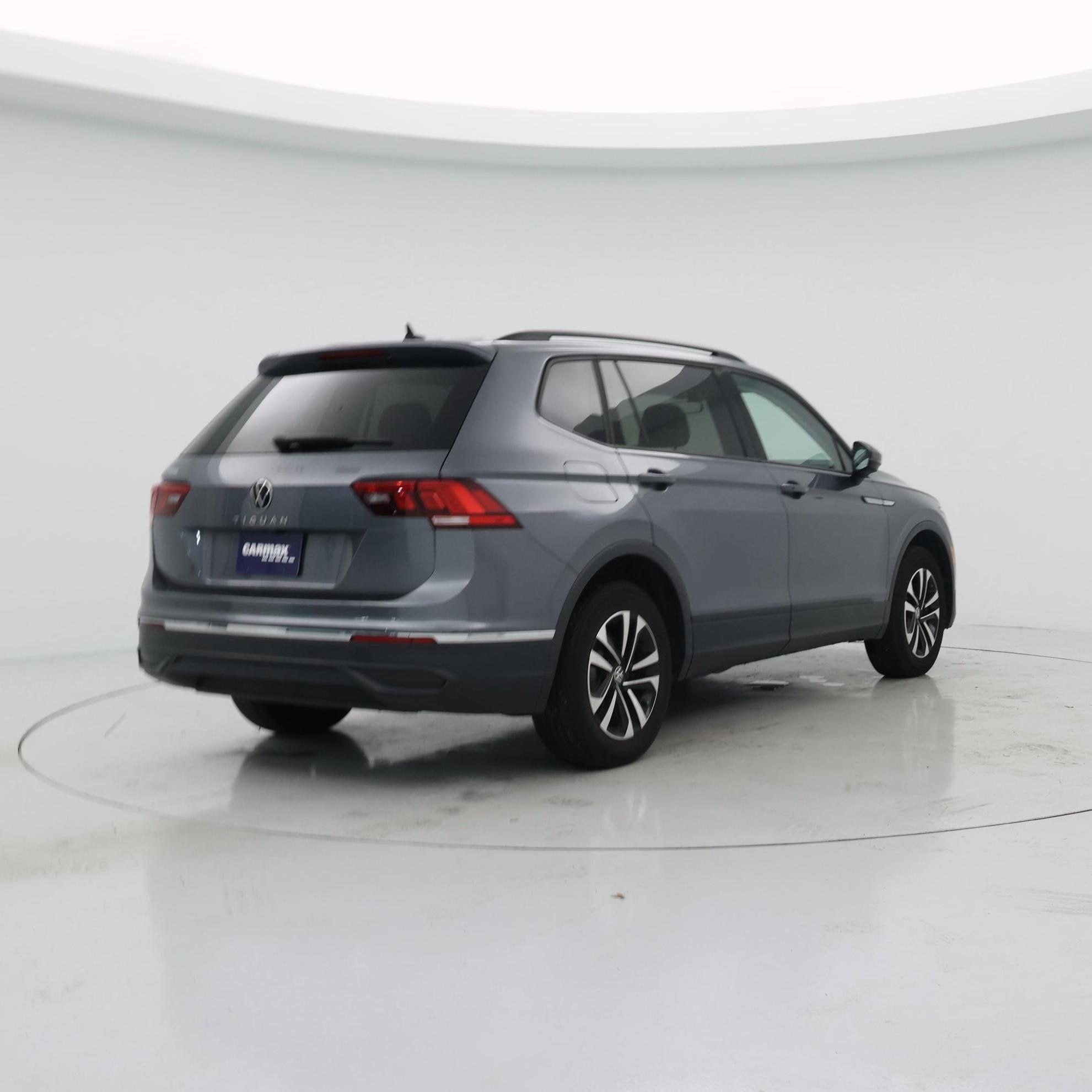 Thumbnail: 2023 Volkswagen Tiguan - 8