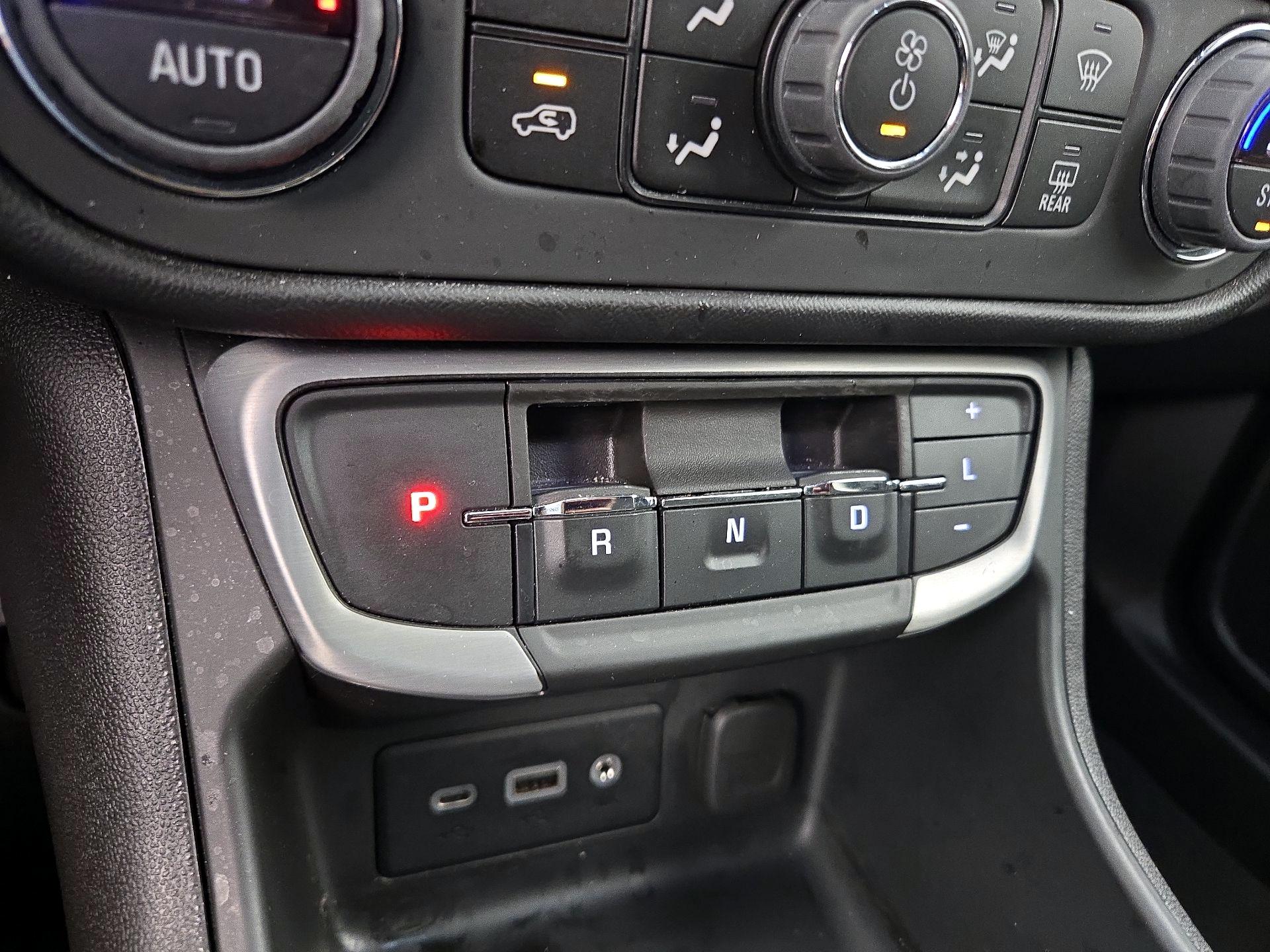 Thumbnail: 2023 GMC Terrain - 17