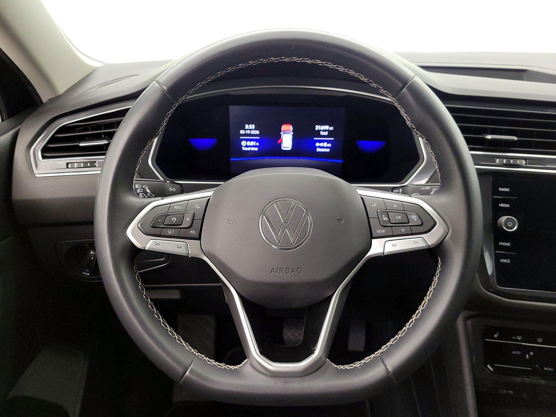 Thumbnail: 2023 Volkswagen Tiguan - 10