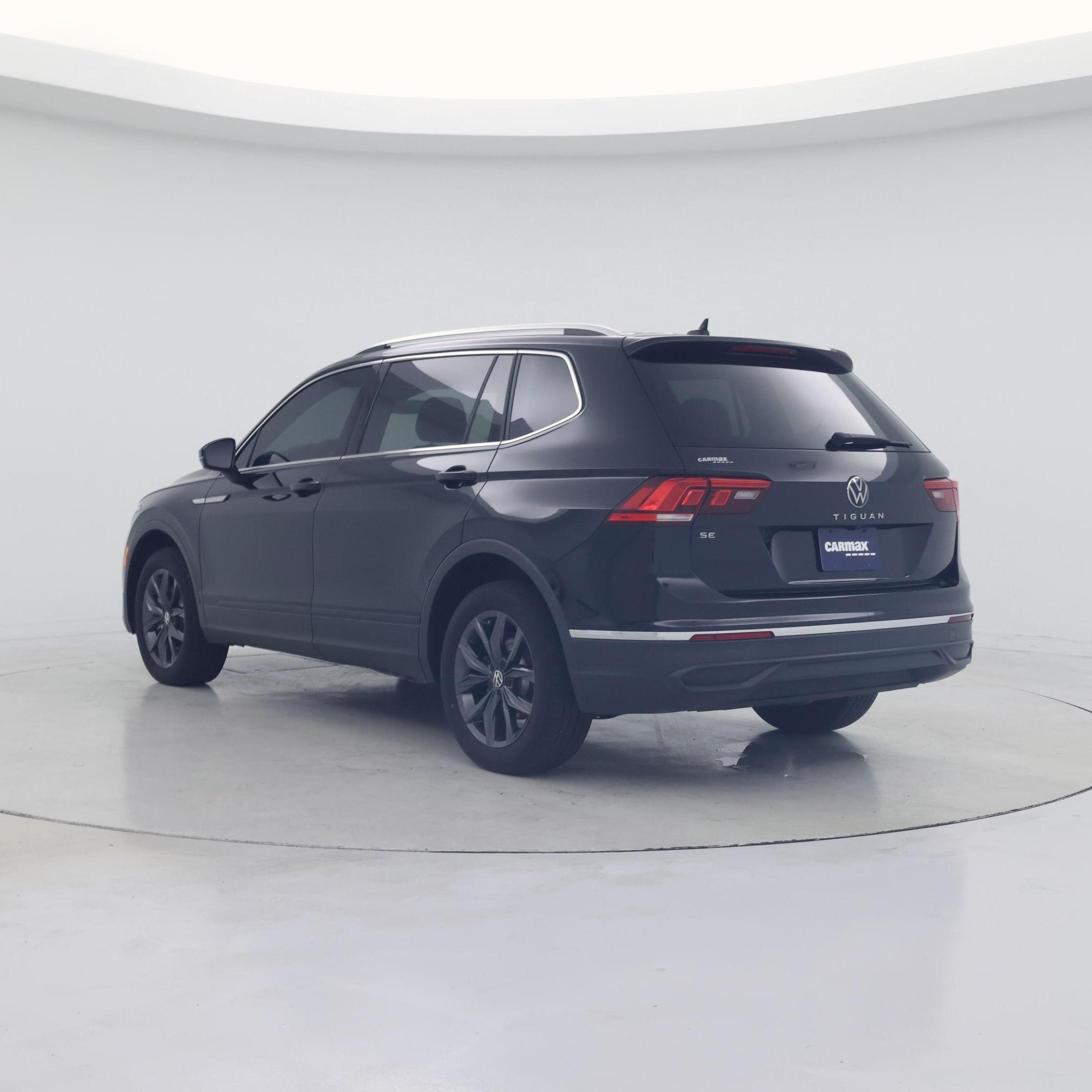 Thumbnail: 2023 Volkswagen Tiguan - 2